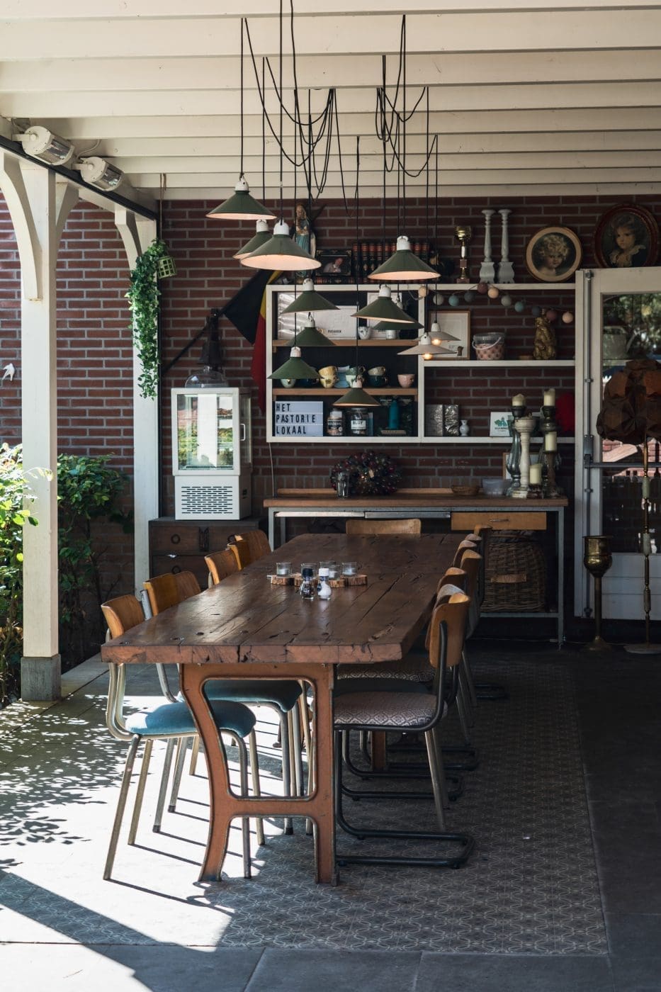 Foodguide Tilburg & Breda - Das Foodie-Paradies nebenan 13 Visit Brabant Tilburg 6 | Wenn ihr wie wir im Westen der Republik wohnt, dann werdet ihr das kennen. Der schnellste Weg ans Meer ist der, zur niederländischen Küste! Genau da waren wir auch schon oft mit Freunden, aber das Landesinnere haben wir auch meist weniger beachtet. Dabei gibt es eine super spannende Region und das mal gerade 2 Stunden mit dem Auto entfernt - Brabant. Diese Region in den Niederlanden gilt als das Foodie-Paradies schlechthin und wir haben uns mehr als gefreut, genau diese Aussage einmal auf die Probe zu stellen. Also gibt es heute den ultimativen Foodguide für euch!