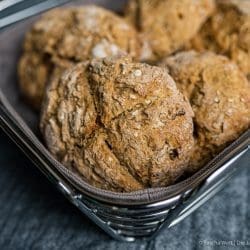 schnelle grillbrote ohne Hefe 5 | Frisch gebackenes Brot, das noch warm aus dem Ofen kommt – dagegen kommt kein Supermarktbrot an. Mit etwas Übung ist es leichter, als du denkst.