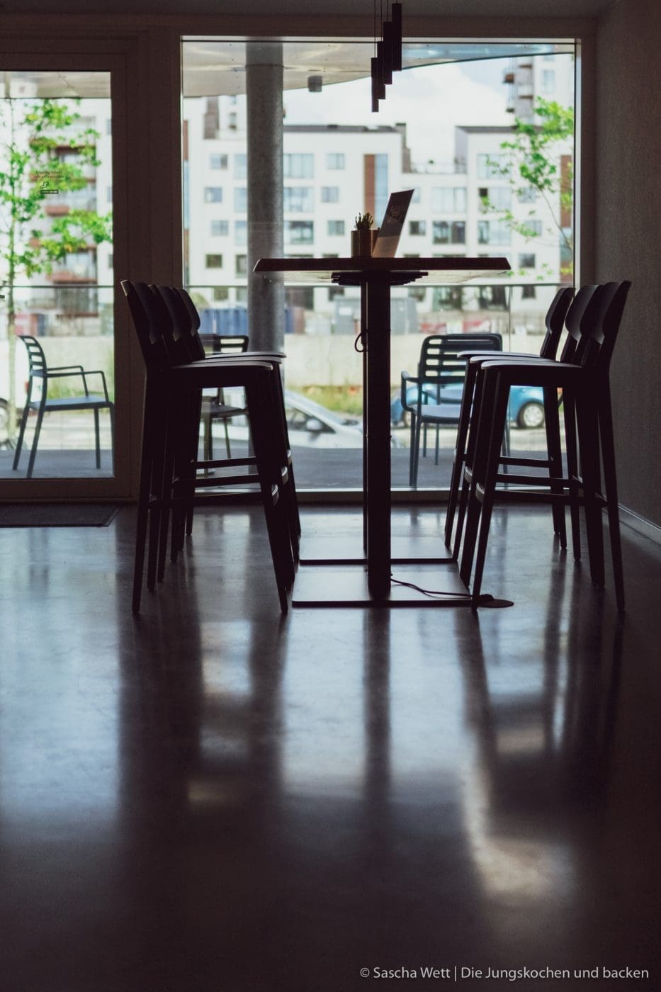 Ein Wochenende in Aalborg | Tour-Guide 4 Aalborg visitdenmark 65 | Dieses Jahr war, was das Reisen angeht, ganz klar von einem Land geprägt - Dänemark! Gleich zweimal hat es uns dieses Jahr in den Norden verschlagen. Nachdem wir die Nordsee im schönen Hvide Sande in vollen Zügen genießen konnten, ging es dieses Mal mehr ins Landesinnere. Die dänische Großstadt Aalborg in Nordjütland galt es zu erkunden. Und wie ihr wisst, gehen bei uns zwei Aspekte immer Hand in Hand. Reisen und Kulinarik. Beide sind für uns eng verbunden, daher ist es selbstverständlich, dass wir euch mit einem Foodguide zu Aalborg versorgen. Was kann man an einem Wochenende in Aalborg erleben? Was sollte man gesehen haben? Und am Wichtigsten, wo solltet ihr gegessen haben?