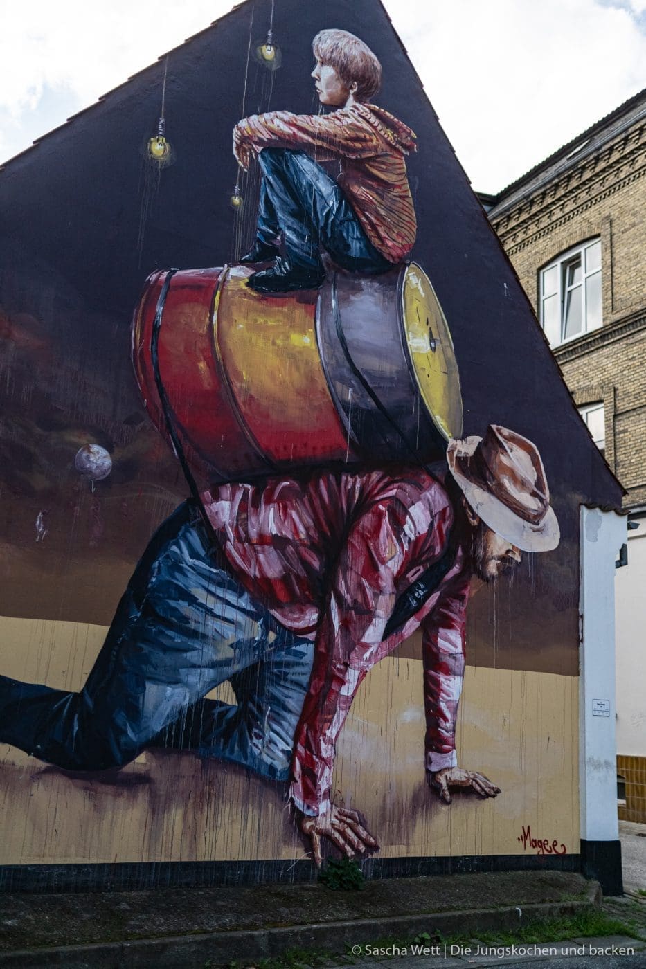 Ein Wochenende in Aalborg | Tour-Guide 16 Aalborg visitdenmark 73 | Dieses Jahr war, was das Reisen angeht, ganz klar von einem Land geprägt - Dänemark! Gleich zweimal hat es uns dieses Jahr in den Norden verschlagen. Nachdem wir die Nordsee im schönen Hvide Sande in vollen Zügen genießen konnten, ging es dieses Mal mehr ins Landesinnere. Die dänische Großstadt Aalborg in Nordjütland galt es zu erkunden. Und wie ihr wisst, gehen bei uns zwei Aspekte immer Hand in Hand. Reisen und Kulinarik. Beide sind für uns eng verbunden, daher ist es selbstverständlich, dass wir euch mit einem Foodguide zu Aalborg versorgen. Was kann man an einem Wochenende in Aalborg erleben? Was sollte man gesehen haben? Und am Wichtigsten, wo solltet ihr gegessen haben?