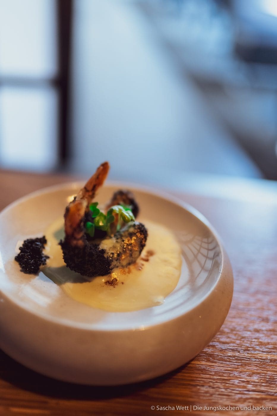 Ein Wochenende in Aalborg | Tour-Guide 31 Aalborg visitdenmark 81 | Dieses Jahr war, was das Reisen angeht, ganz klar von einem Land geprägt - Dänemark! Gleich zweimal hat es uns dieses Jahr in den Norden verschlagen. Nachdem wir die Nordsee im schönen Hvide Sande in vollen Zügen genießen konnten, ging es dieses Mal mehr ins Landesinnere. Die dänische Großstadt Aalborg in Nordjütland galt es zu erkunden. Und wie ihr wisst, gehen bei uns zwei Aspekte immer Hand in Hand. Reisen und Kulinarik. Beide sind für uns eng verbunden, daher ist es selbstverständlich, dass wir euch mit einem Foodguide zu Aalborg versorgen. Was kann man an einem Wochenende in Aalborg erleben? Was sollte man gesehen haben? Und am Wichtigsten, wo solltet ihr gegessen haben?