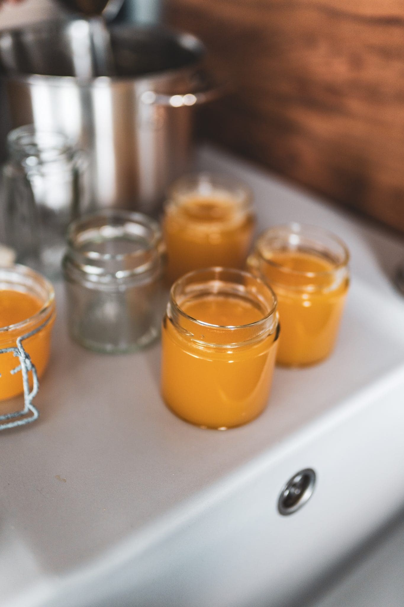 Apfel-Cidre_Gelee_V&B-11 Apfelgelee mit Cidre / Topf beim Abfüllen