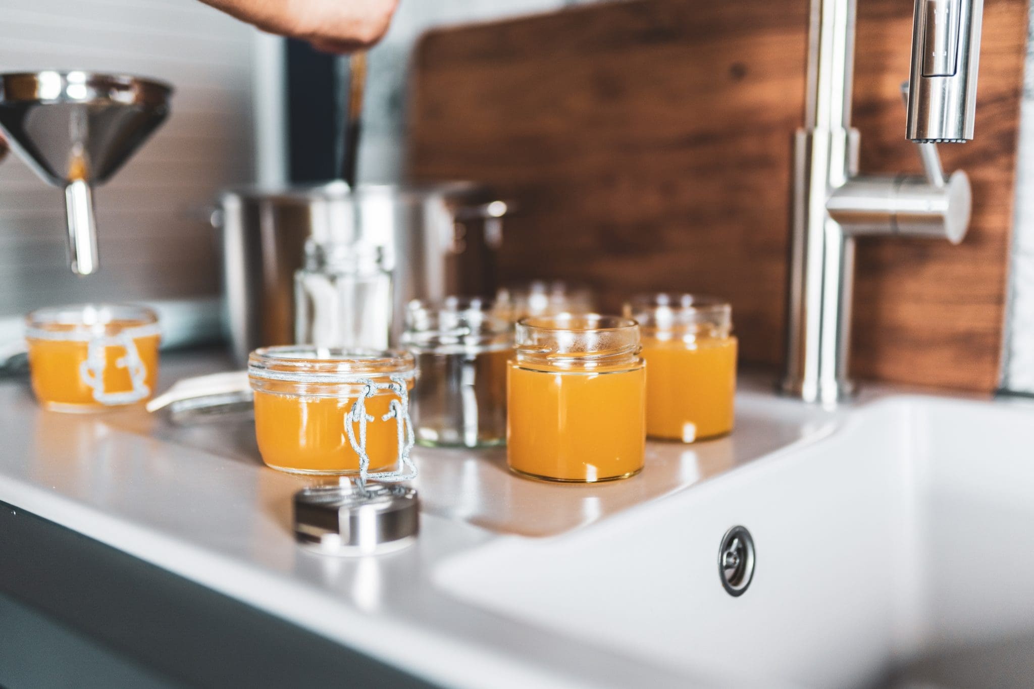 Apfel-Cidre_Gelee_V&B-12 Apfelgelee mit Cidre / beim Abfüllen