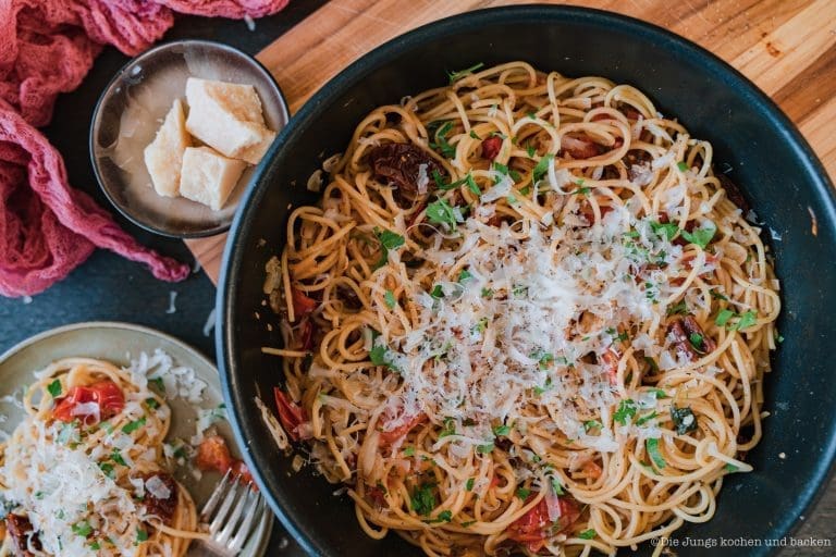 Tefal Pfannengerichte 36 | Es gibt kaum etwas, das so zuverlässig glücklich macht wie ein Teller Pasta – oder ein cremiges Risotto. Kein Wunder, dass diese Gerichte bei uns ständig auf dem Tisch stehen.