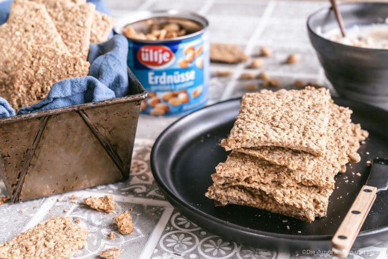 ültje Knäckebrot Erdnuss 6 | Frisch gebackenes Brot, das noch warm aus dem Ofen kommt – dagegen kommt kein Supermarktbrot an. Mit etwas Übung ist es leichter, als du denkst.