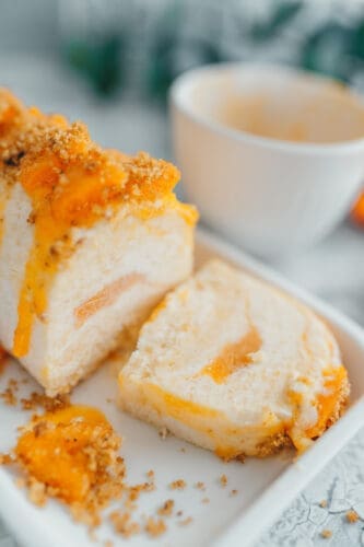 Erdapfel-Marillenknödel-Parfait - Unser Kartoffeleis 9 Süßer Kuchen mit Aprikosen und Krümeln