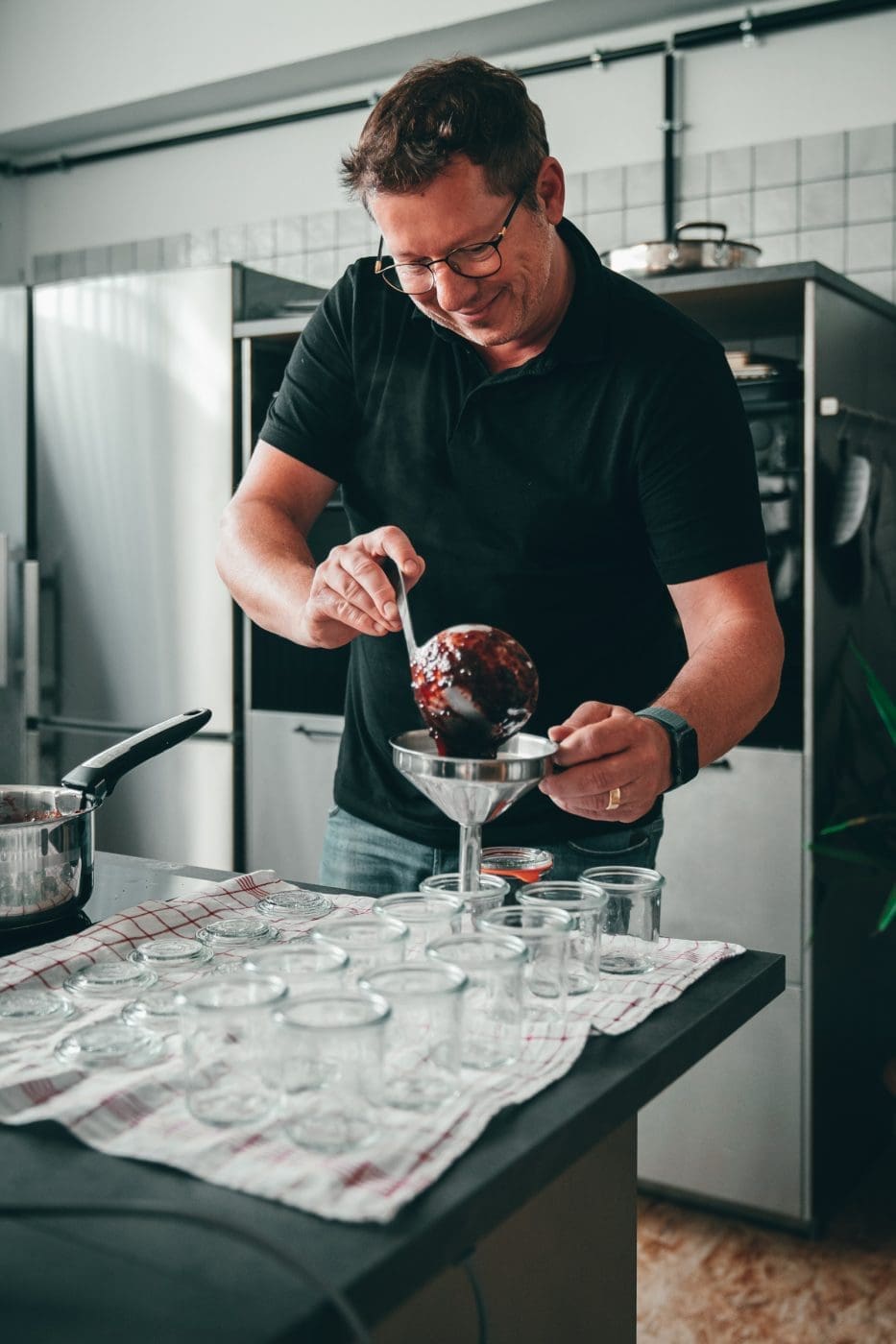 Zwetschgenmus von Oma Lore - Ihr Geheimrezept 5 Rezept für das weltbeste Zwetschgenmus nach Oma Lores Geheimrezept. Alleine der Duft wird euch schon begeistern und dann heißt es nur noch Genießen!