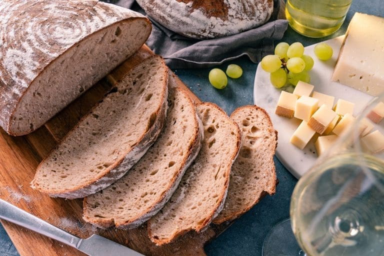 Kartoffel Winzerbrot 35 | Frisch gebackenes Brot, das noch warm aus dem Ofen kommt – dagegen kommt kein Supermarktbrot an. Mit etwas Übung ist es leichter, als du denkst.