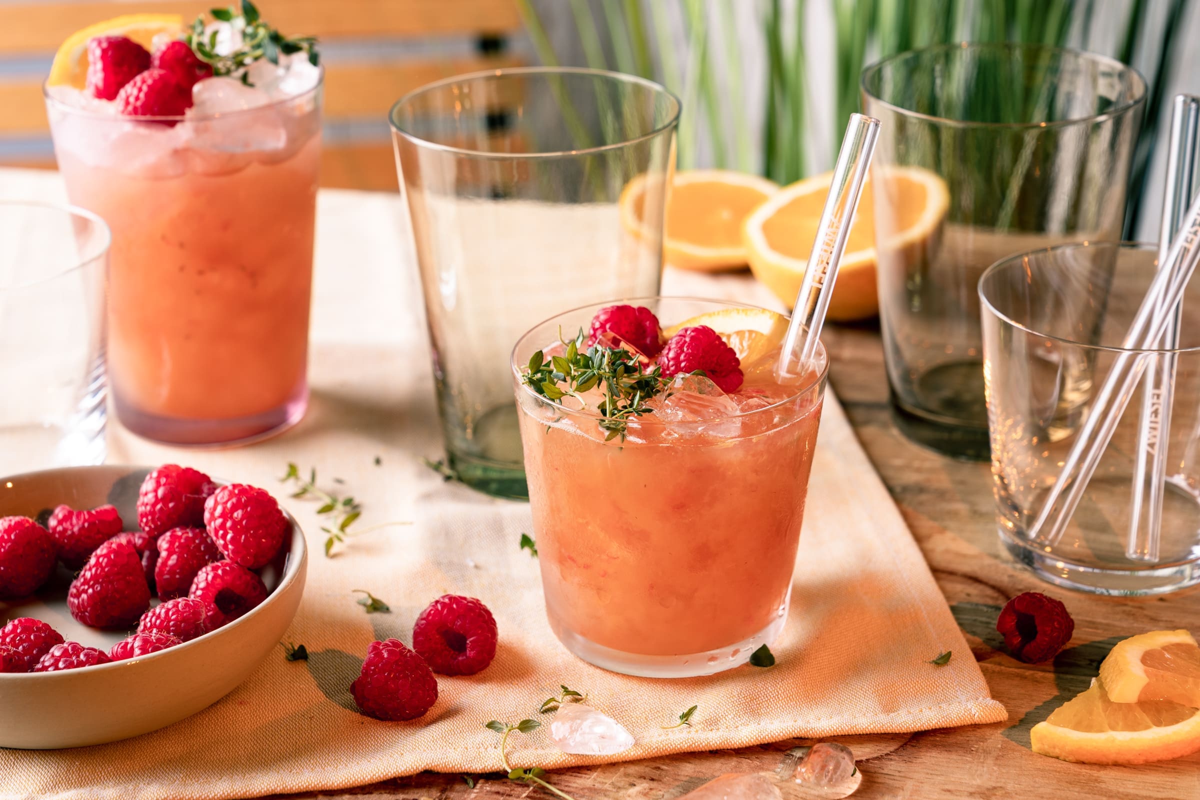 Der perfekte Sommer-Cocktail: Sherry Cobbler mit Himbeeren 8 Der perfekte Sommer-Cocktail: Sherry Cobbler mit Himbeeren