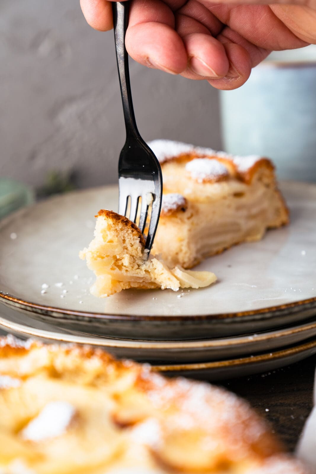 Unser luftiger Apfelkuchen - viel Geschmack, wenig Zucker 8 Unser Apfelkuchen kommt mit wenig Zucker aus und bleibt trotzdem herrlich saftig. Einfaches Rezept für die ganze Familie.
