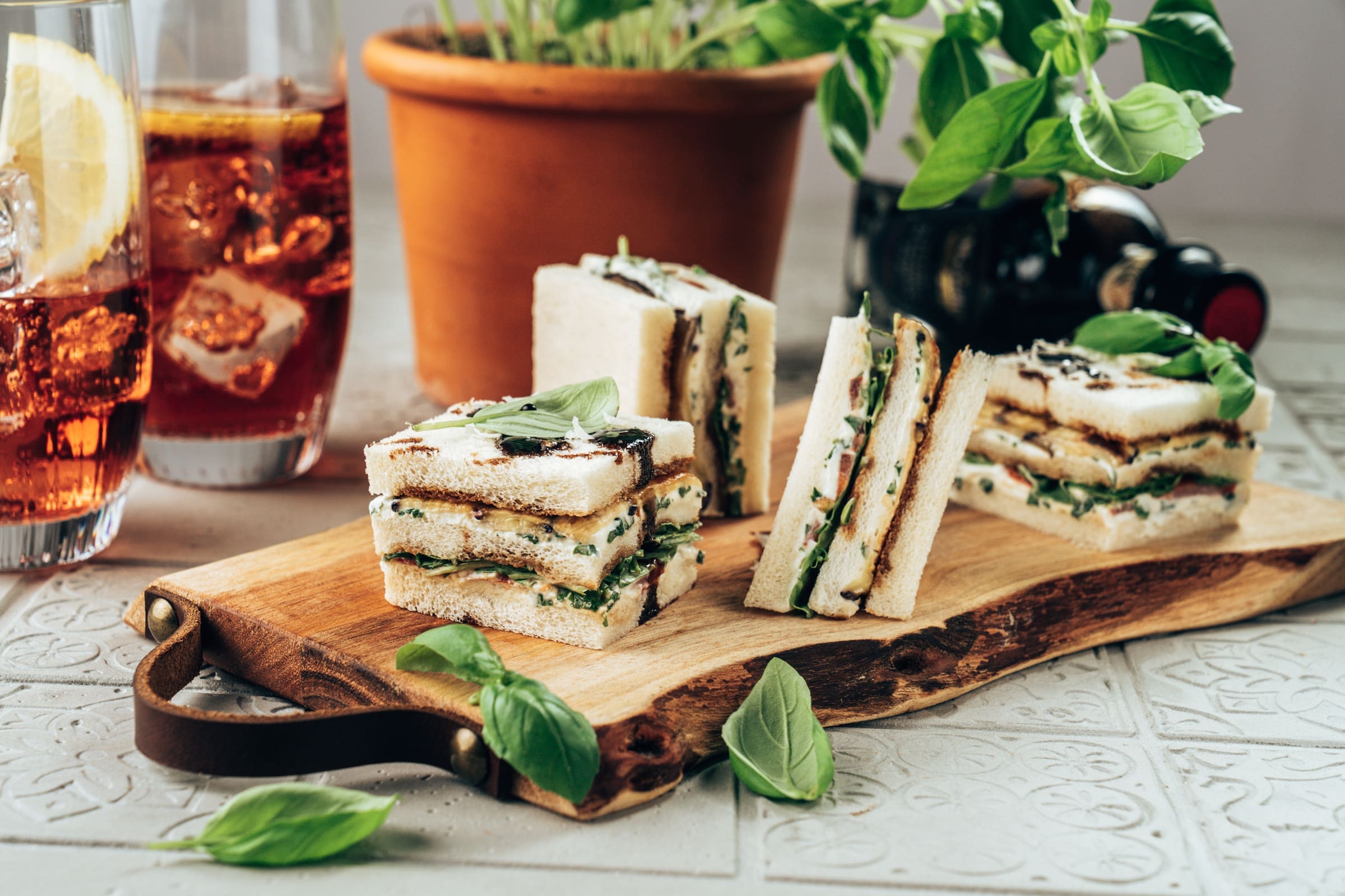 Aromatische Sandwich-Würfel mit Aubergine und Balsamico – unsere 3. Stuzzicchini Idee