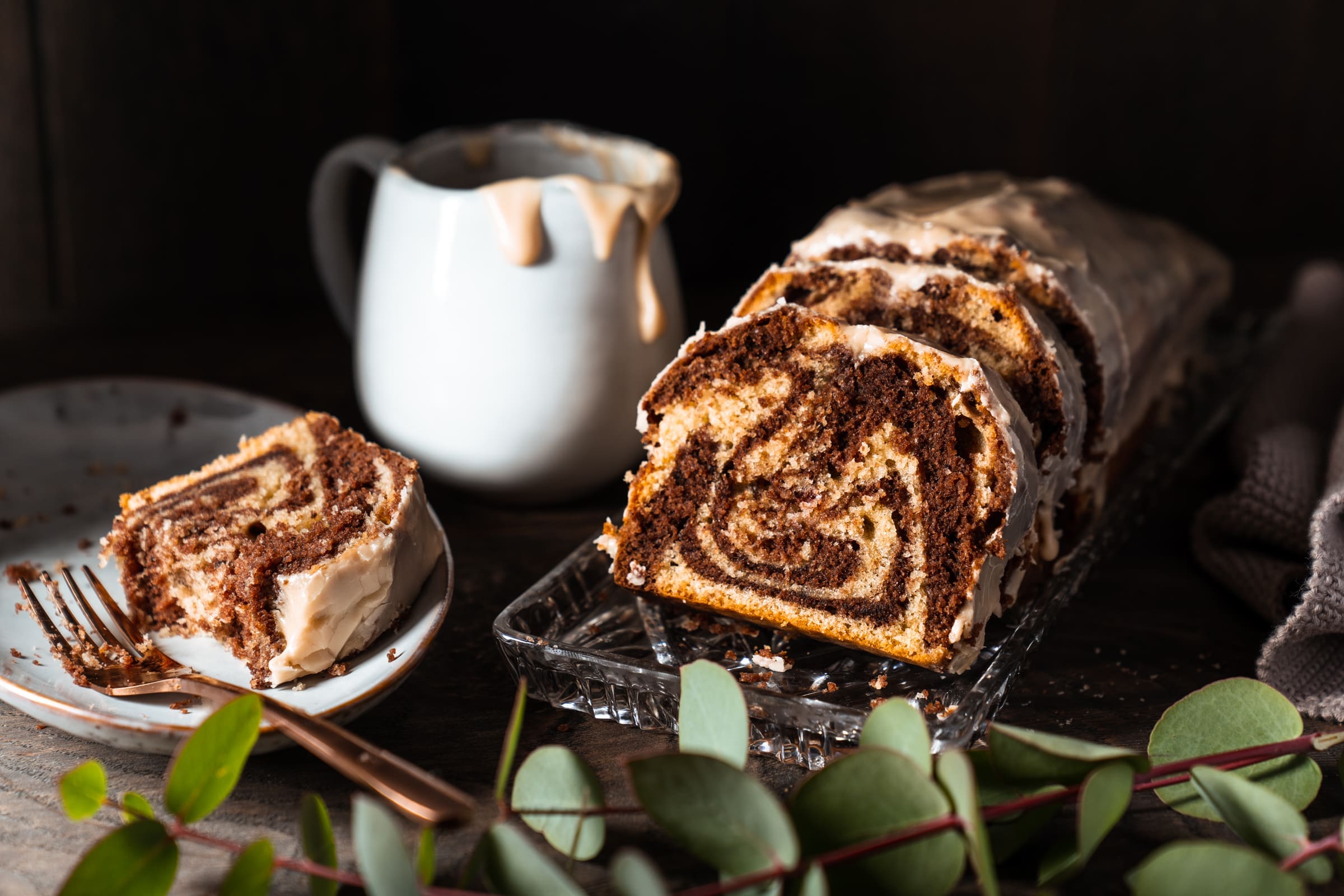 Saftiger Mokka-Marmorkuchen | Der einfachste Kuchen aller Zeiten … versprochen!