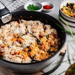 TEFAL Pasta mit Krabben und Spinat 07 | Es gibt kaum etwas, das so zuverlässig glücklich macht wie ein Teller Pasta – oder ein cremiges Risotto. Kein Wunder, dass diese Gerichte bei uns ständig auf dem Tisch stehen.