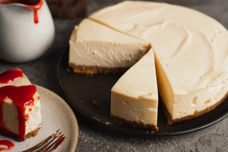 Rezept für den perfekten New York Cheesecake nach Martha Stewart. Mit einer leckeren Fruchtsauce als Topping.