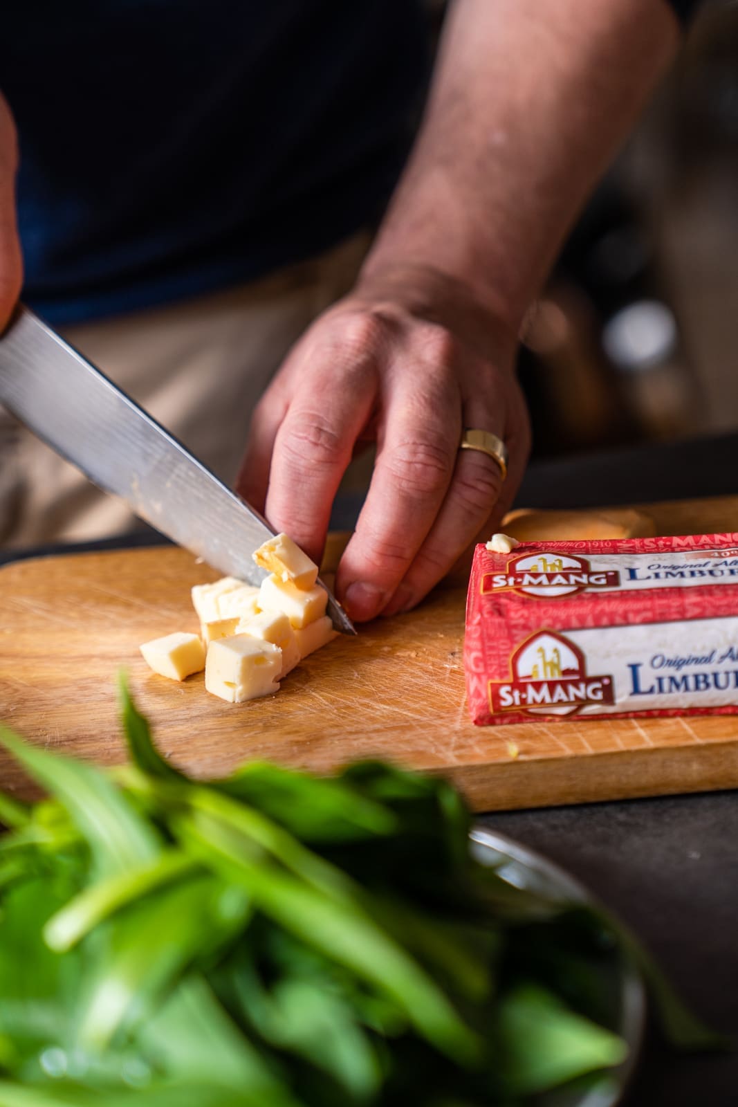 Rezept für Frühlingspasta mit Bärlauch und Limburger. Kölscher Bärlauch trifft auf Allgäuer Limburger Original. In 20 Minuten Fix auf dem Tisch.