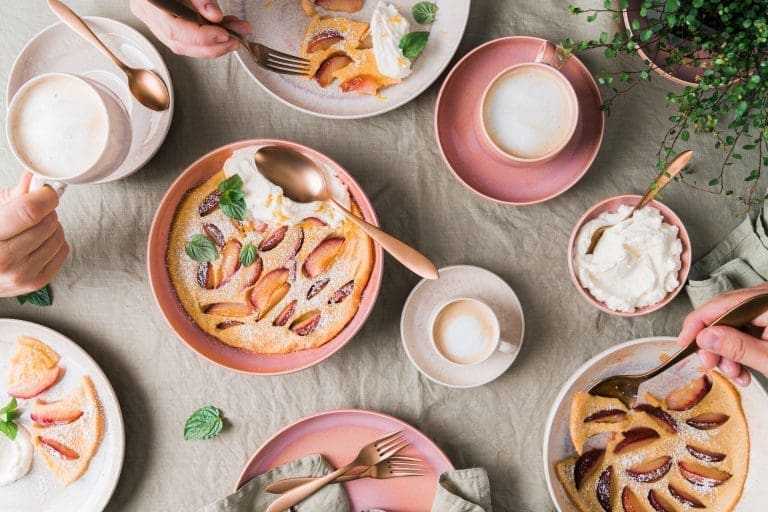 Rezept für eine schnell zubereitete Pflaumen Clafoutis. Bringt den Spätsommer auf den Tisch! Absolut gelingsicher und auch für Anfänger geeignet.