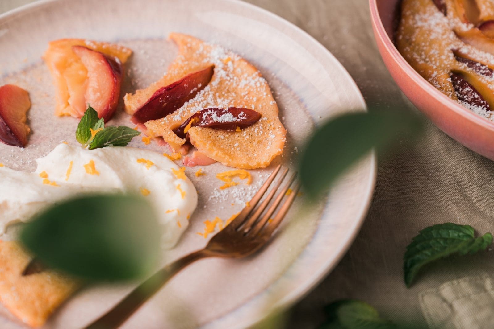 Pflaumen Clafoutis | Spätsommer auf dem Tisch 7 Rezept für eine schnell zubereitete Pflaumen Clafoutis. Bringt den Spätsommer auf den Tisch! Absolut gelingsicher und auch für Anfänger geeignet.