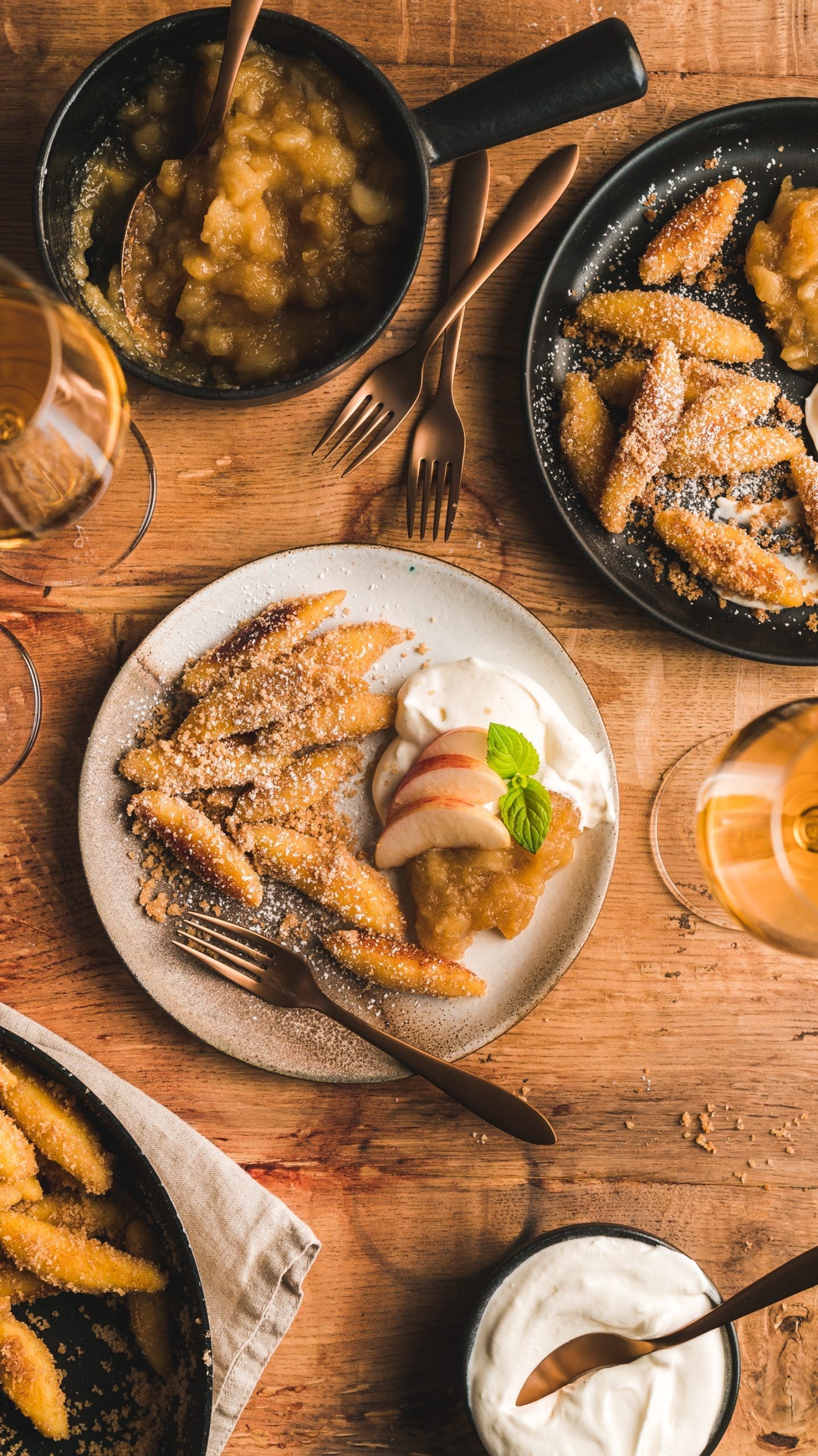 Festliche Desserts für Weihnachten – unsere schönsten Ideen für süße Festtage 4 Süße Schupfnudeln auch Geschubste genannt, sind das perfekte festliche Dessert