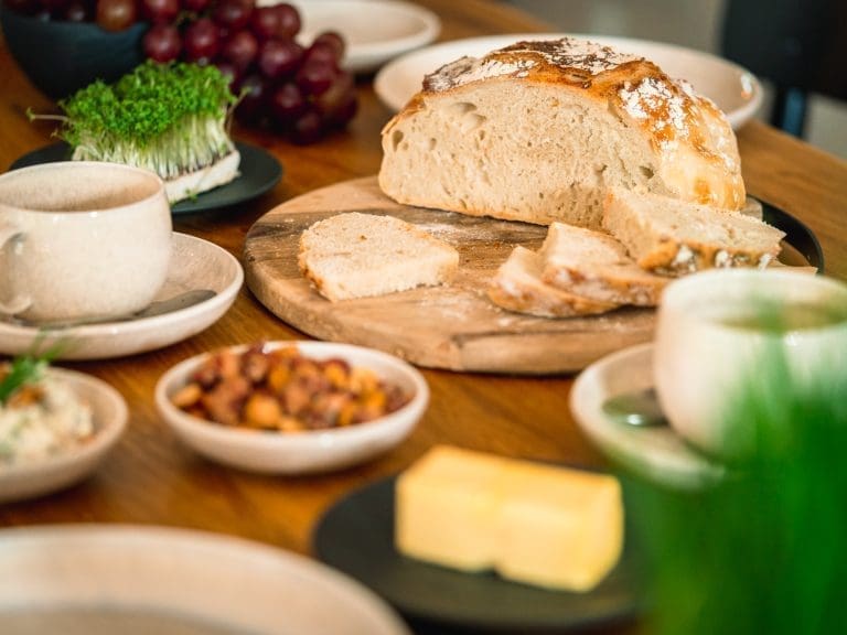 Grillen & Sommerküche: Unsere besten Rezepte für die Grillsaison 32 Rezept für schnelles Brotzeit-Brot. Wenige Minuten kneten, 1 gute Stunde gehen und dann gebacken. Schneller geht's nicht bis zum Schlemmen.
