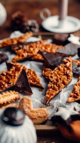 Rezept für Erdnuss-Florentiner. Das klassisch süddeutsche Weihnachtsgebäck einmal mit gehackten und ganzen Erdnüssen zubereitet. So lecker!