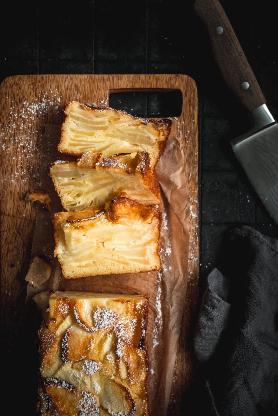 Rezept für Eierkuchen mit Äpfeln. Super schnell vorbereitet, in 35 Minuten gebacken. Perfekt für einfach Zwischendurch. Kalt oder Warm genießen.