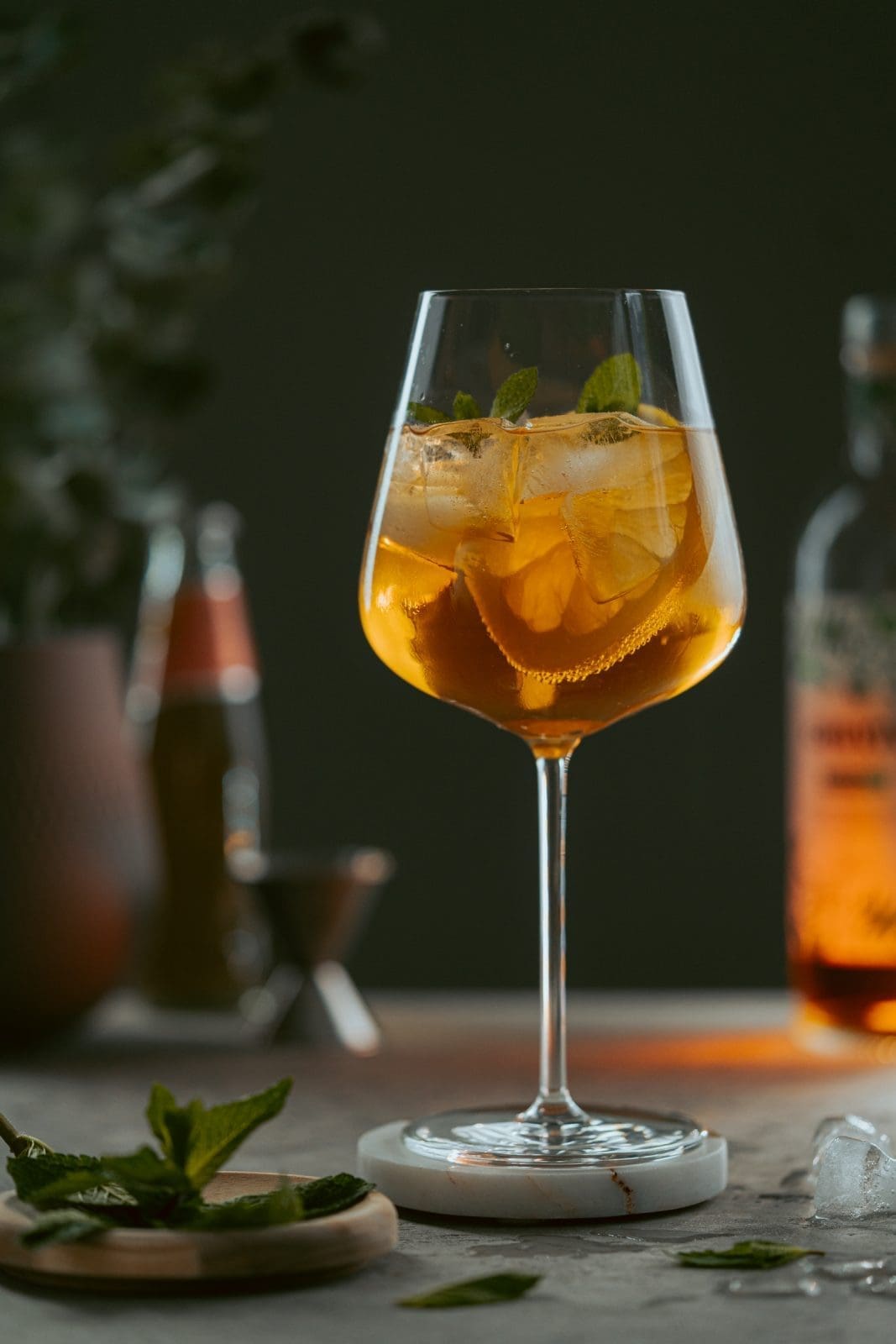 Totally Peachless | Unser alkoholfreier Drink zum #DryJanuary 8 alkoholfreier Drink ZWIESEL Dry January 3 | Habt Ihr euch auch dem #DryJanuary verschrieben? Dann empfehlen wir euch den Totally Peachless, ein alkoholfreier Drink, den wir mit Zwiesel Glas kreiert haben. Er ist erfrischend und fruchtig im Geschmack! Das Schöne an diesem alkoholfreien Cocktail ist, er passt das ganze Jahr über. Völlig egal aus welchem Grund ihr auf Alkohol verzichten möchtet. Genießt ihn mit lieben Freunden an einem gemütlichen Abend. So einfach ist das!