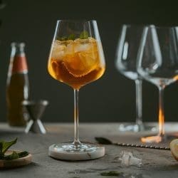 Totally Peachless | Unser alkoholfreier Drink zum #DryJanuary 22 Rezept anlässlich zum #DryJanuary - der Totally Peachless ist unser liebster alkoholfreier Drink! Lasst ihn euch und euren Gästen schmecken.