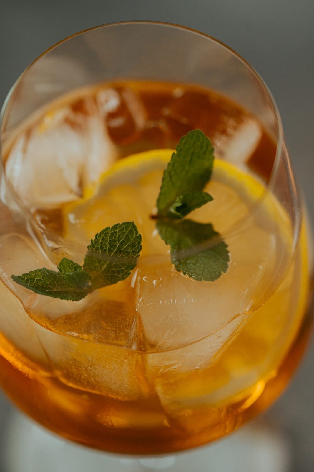 Totally Peachless | Unser alkoholfreier Drink zum #DryJanuary 4 Rezept anlässlich zum #DryJanuary - der Totally Peachless ist unser liebster alkoholfreier Drink! Lasst ihn euch und euren Gästen schmecken.