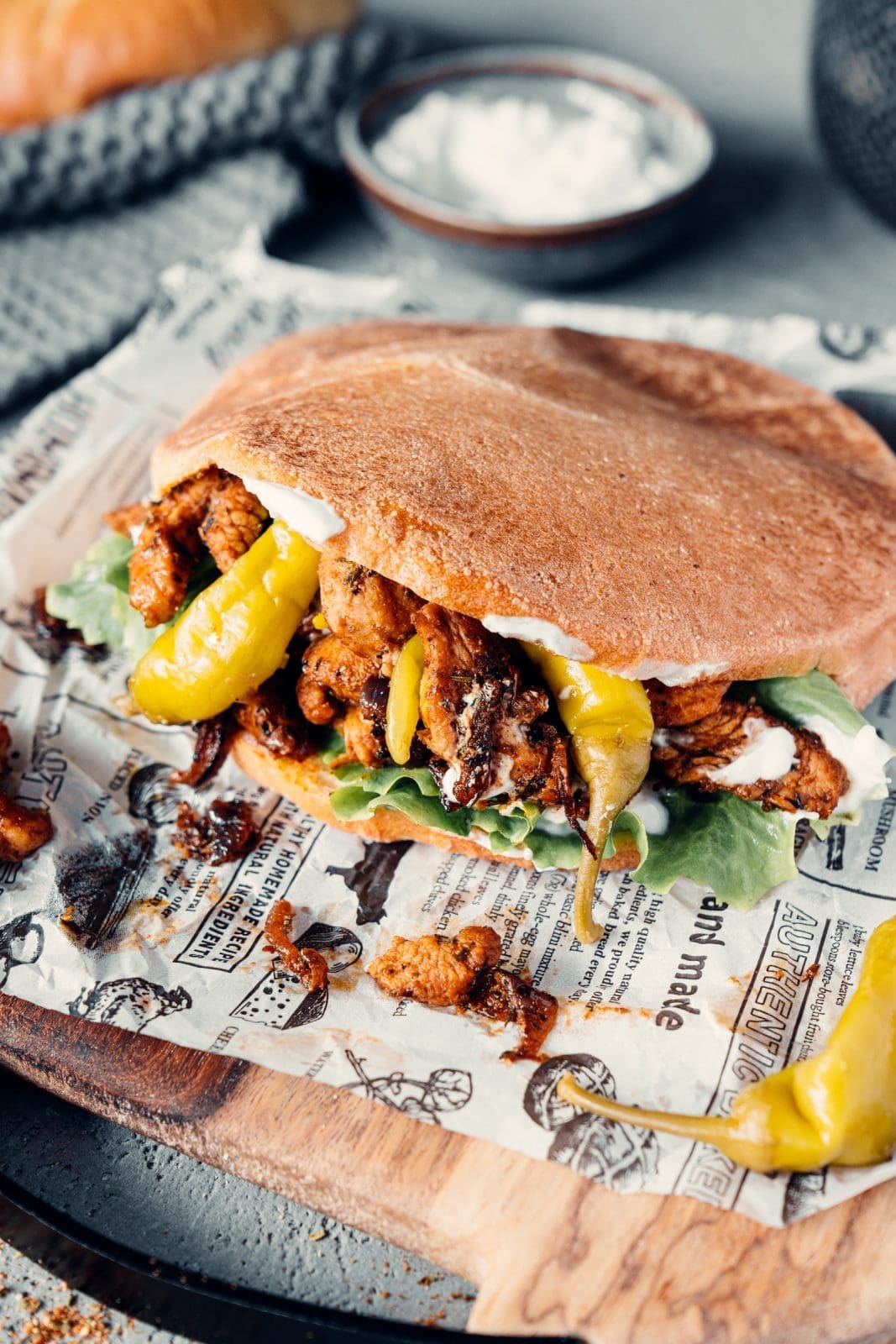 Rezept für saftiges Putengyros aus der Pfanne. Das selbstgemachte Gyros-Gewürz ist die Basis für die leichtere Gyros-Variante. Schnell und leicht!