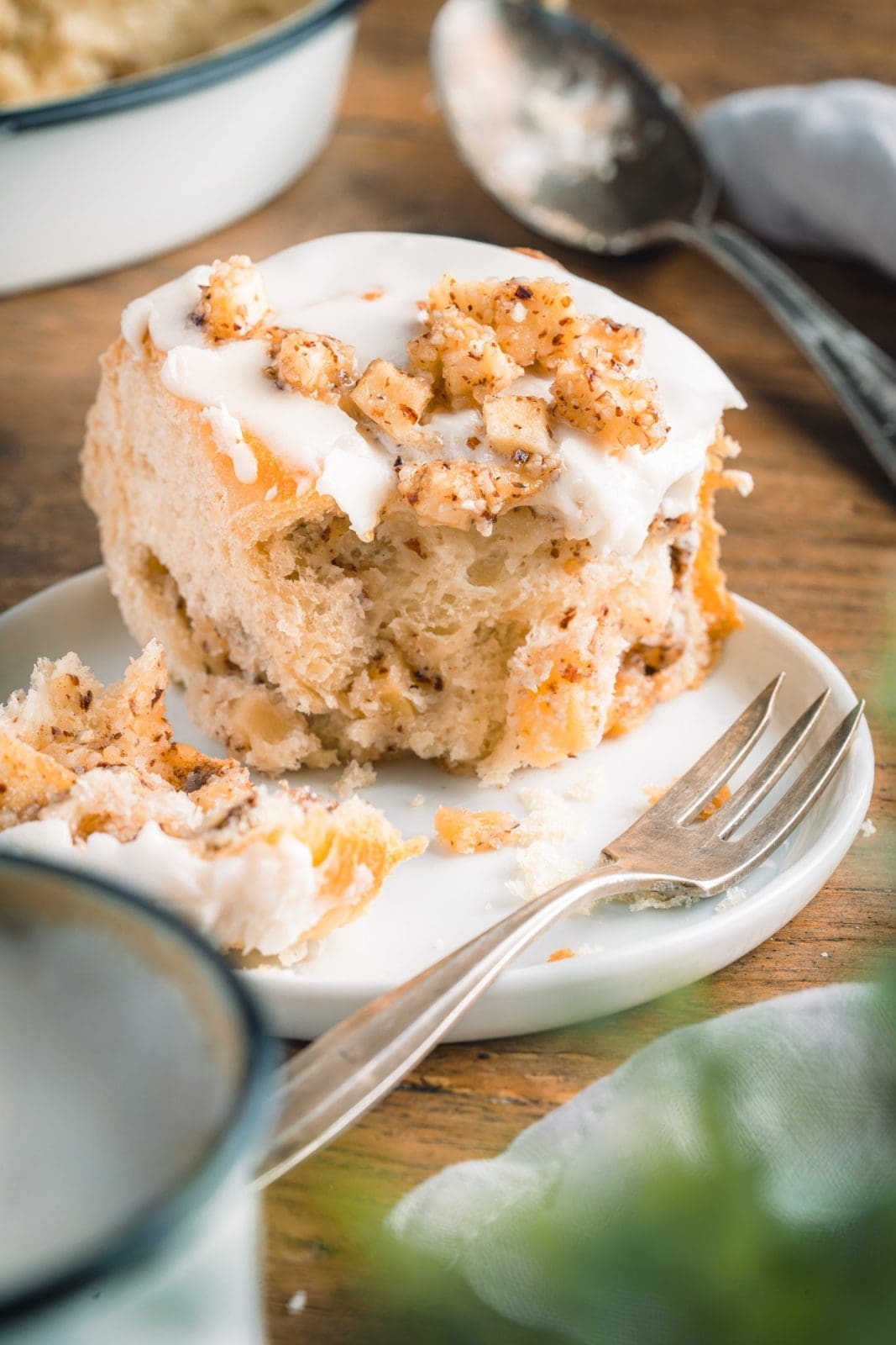 Rezept für luftige Apfelschnecken. Dafür zeigen wir euch, wie einfach ihr einen luftigen Hefeteig für die Schnecken zubereiten könnt.