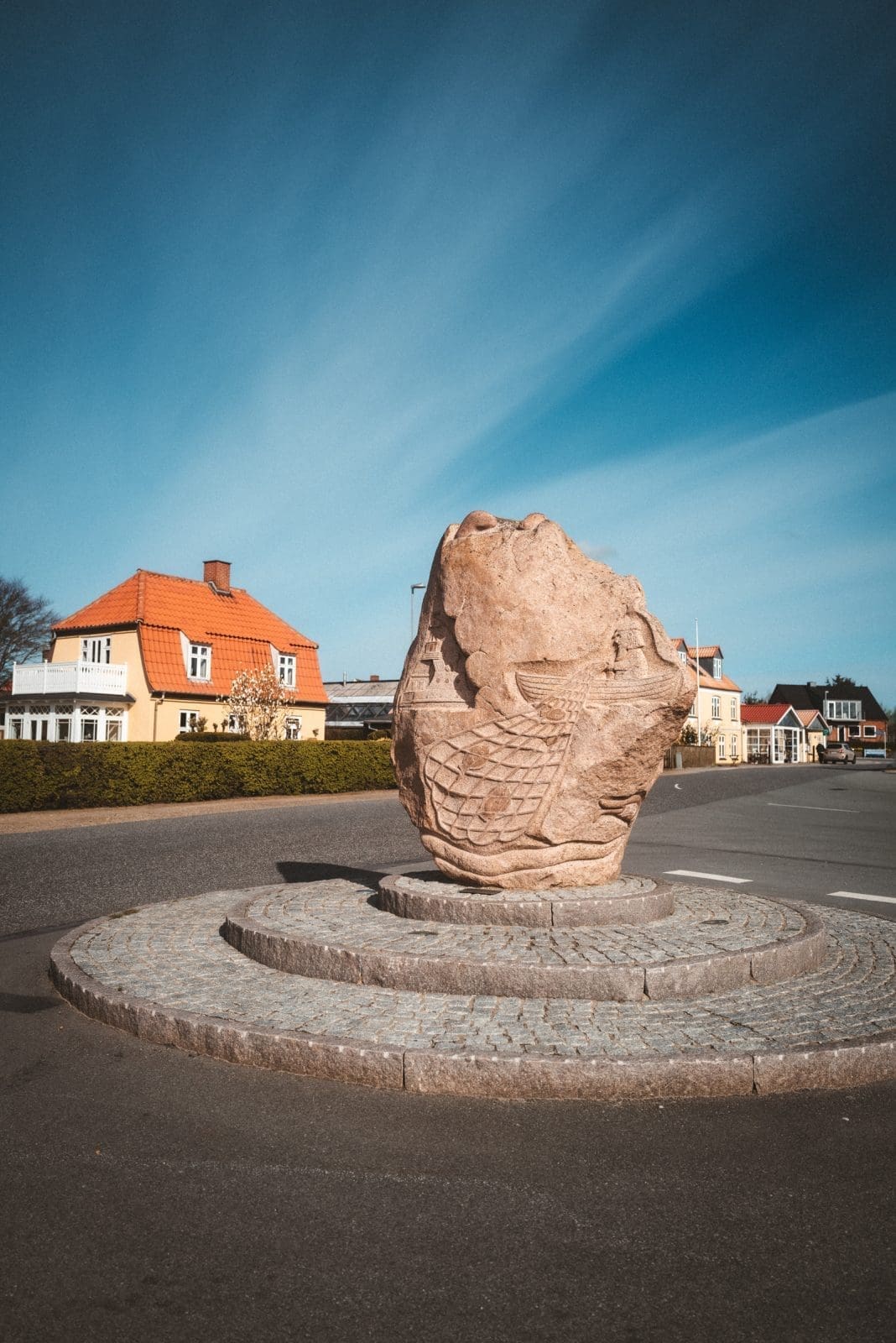 Limfjord Reiseführer: Kulinarische Highlights und traumhafte Landschaften! 17 Limfjord 38 | Mit Visit Denmark sind wir wieder in das wunderschöne Dänemark gereist. Dieses Mal ging es aber in die faszinierende Region des Limfjords. Bekannt für seine atemberaubenden Landschaften, köstlichen Meeresfrüchte und seine einzigartige Geschichte, ist der Limfjord der perfekte Ort für Naturliebhaber, Gourmets und Kulturbegeisterte. Folgt uns auf unserer Entdeckungsreise durch die Region und genießt die Schönheit und die Vielfalt des Limfjords.