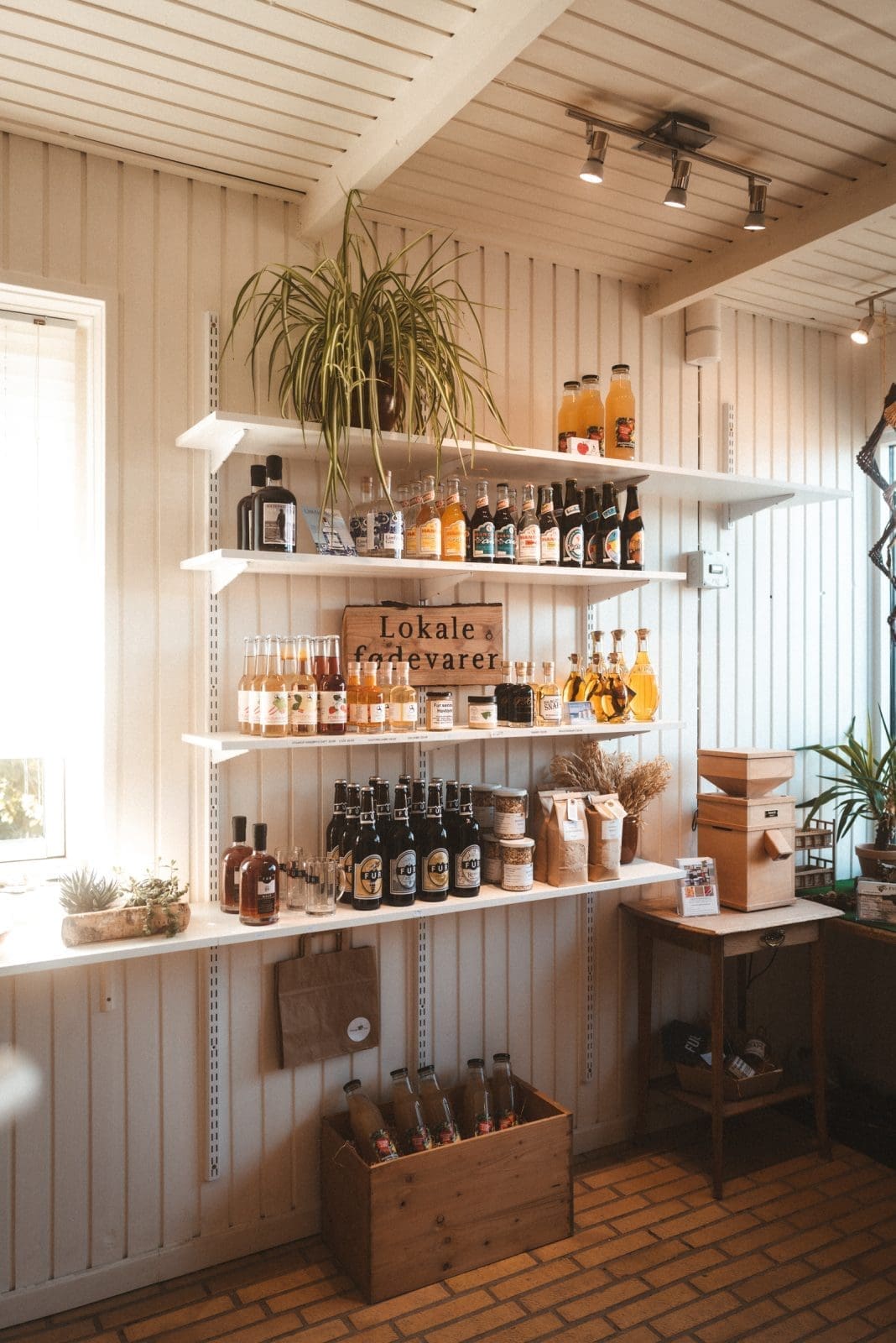 Limfjord Reiseführer: Kulinarische Highlights und traumhafte Landschaften! 18 Limfjord 40 | Mit Visit Denmark sind wir wieder in das wunderschöne Dänemark gereist. Dieses Mal ging es aber in die faszinierende Region des Limfjords. Bekannt für seine atemberaubenden Landschaften, köstlichen Meeresfrüchte und seine einzigartige Geschichte, ist der Limfjord der perfekte Ort für Naturliebhaber, Gourmets und Kulturbegeisterte. Folgt uns auf unserer Entdeckungsreise durch die Region und genießt die Schönheit und die Vielfalt des Limfjords.