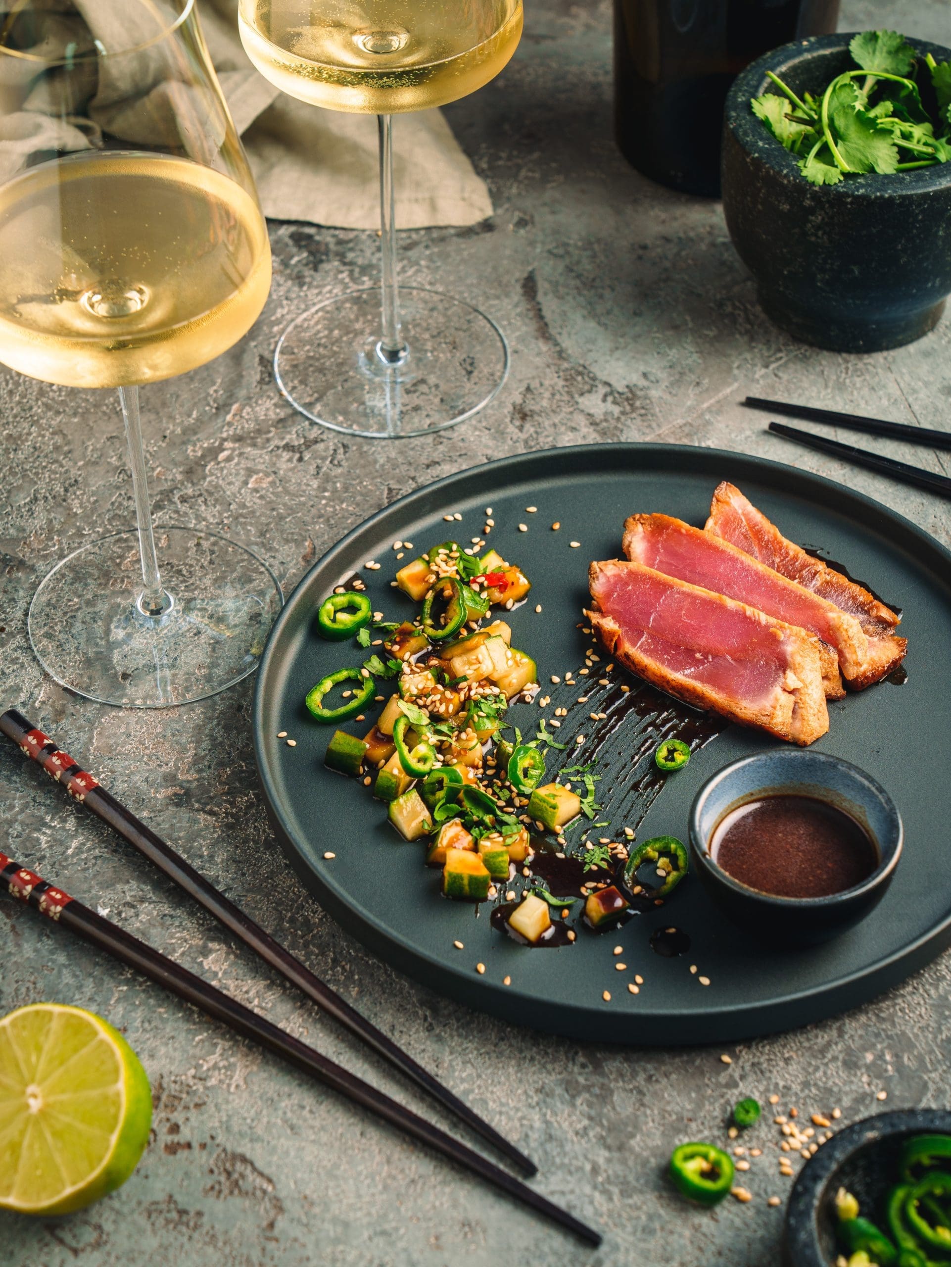 Rezept für Miso-glasiertem Thunfisch. Ob als Vorspeise oder zum Hauptgang. Ein perfektes Match: Asien trifft Portugal.