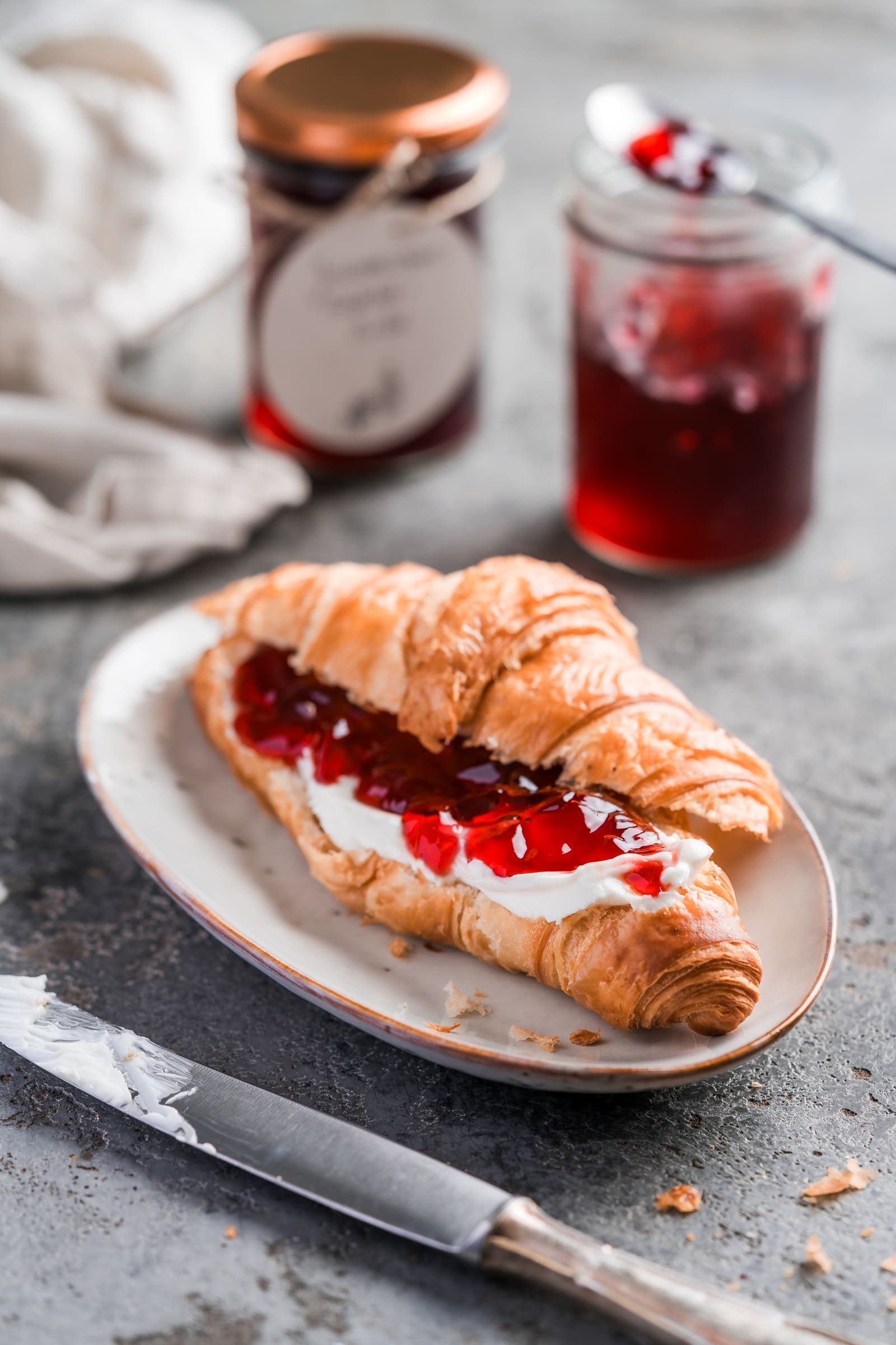 Fruchtaufstriche 1 | Torsten hat das Haltbarmachen von Obst quasi schon mit der Muttermilch aufgesogen. Sowohl seine Oma als auch seine Mama haben ihn schon früh in die Welt der Fruchtaufstriche und Gelees eingeführt.