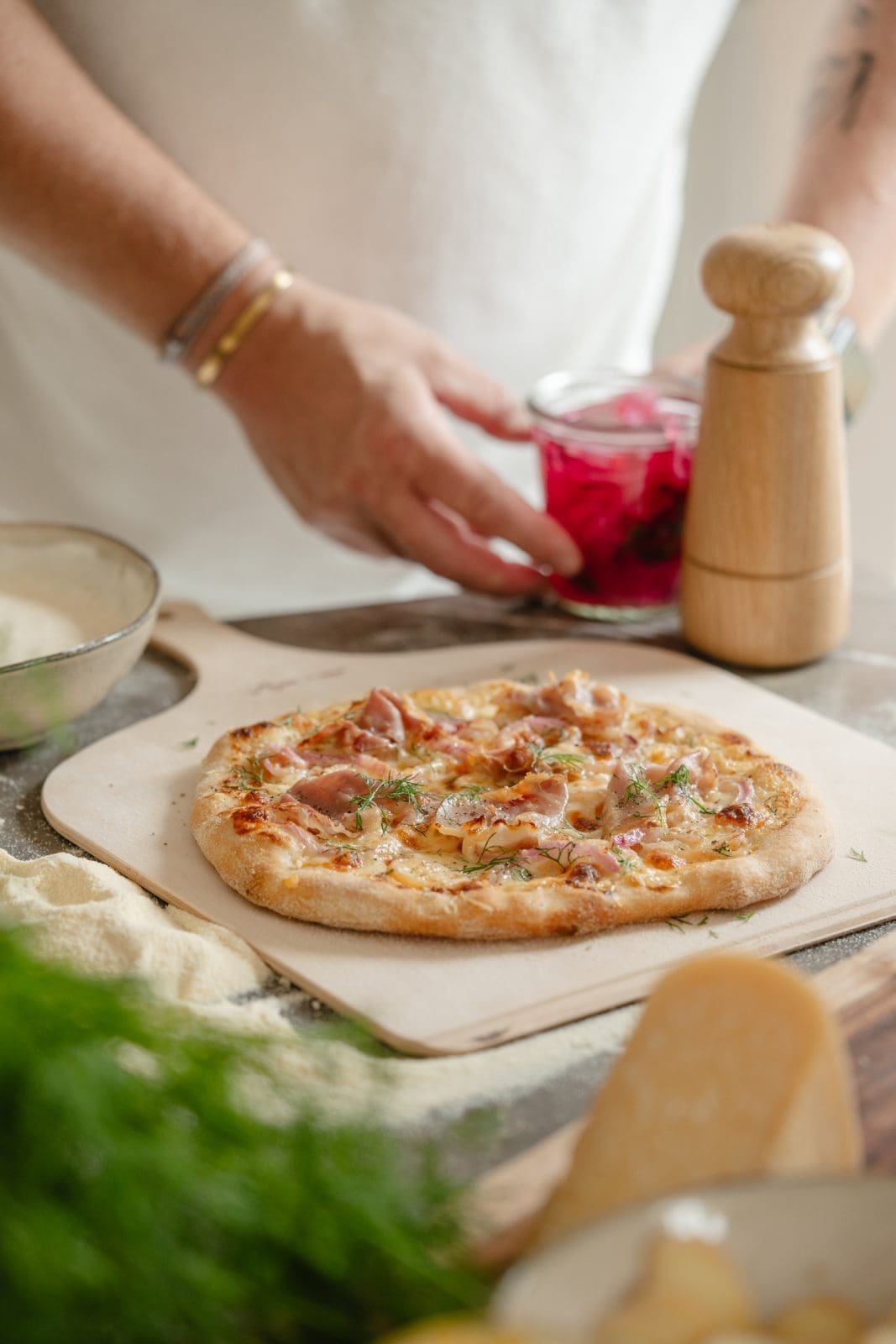 Ferienhaus Dänemark Guide: Regionen, Tipps & persönliche Erfahrungen 18 Kartoffelpizza Daenemark 2 | In diesem Ferienhaus Dänemark Guide teilen wir unsere Erfahrungen mit Ferienhäusern, geben euch Tipps zur Buchung, verraten euch, welche Region am besten zu euch passt. Natürlich gibt’s auch noch was Kulinarisches von uns: ein paar unserer liebsten Rezepte aus dem Ferienhausurlaub.