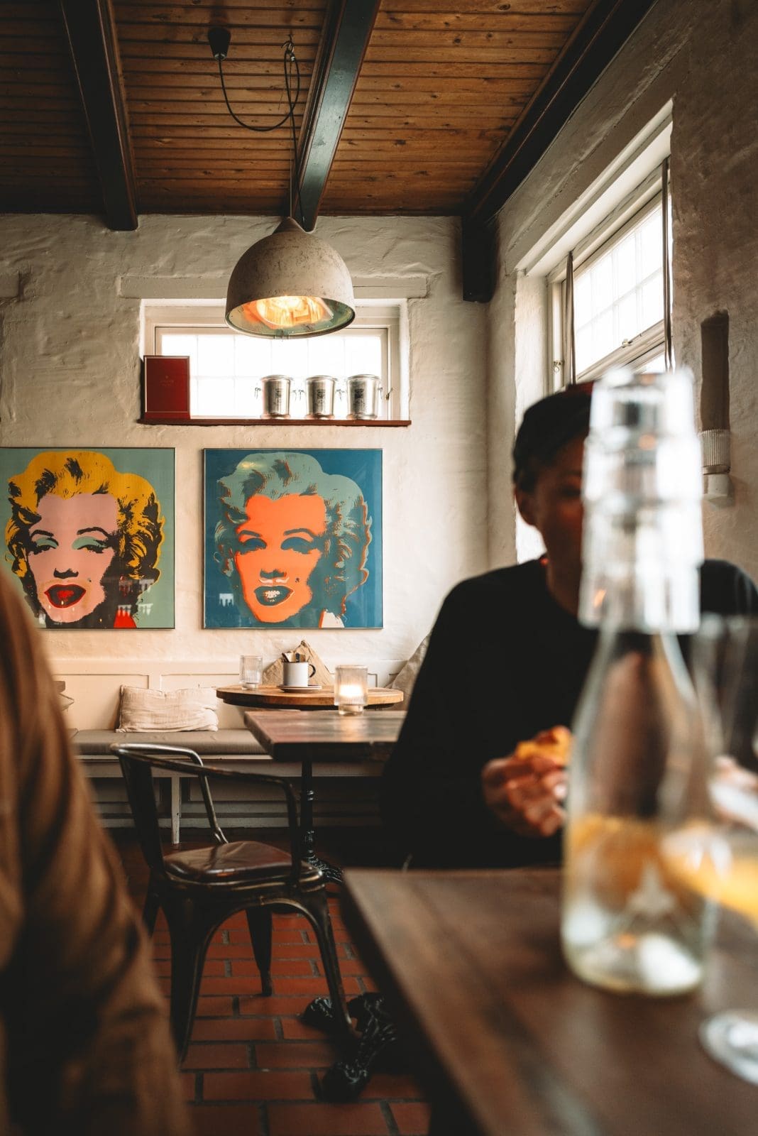 Die Jungs unterwegs in Skagen: Dänemarks Norden kulinarisch erleben! 9 Skagen 240 | Unsere letzte Reise mit VisitDenmark führte uns in die malerische Region Skagen in Dänemark, wo wir gemeinsam mit Andrea von Zimtkeks und Apfeltarte und Simone von S-Küche die lokale Küche, atemberaubende Natur und die herzliche Gastfreundschaft erleben durften. Getragen von der Sehnsucht nach neuen kulinarischen Entdeckungen, begann unser Abenteuer.