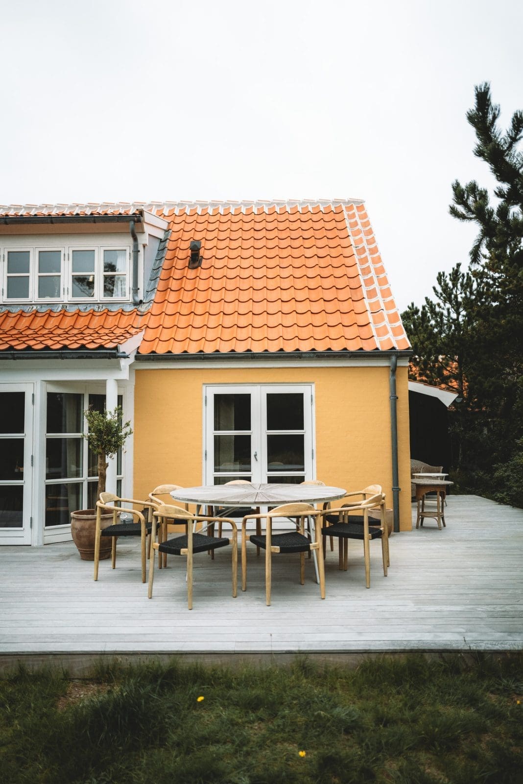 Die Jungs unterwegs in Skagen: Dänemarks Norden kulinarisch erleben! 8 Skagen 254 | Unsere letzte Reise mit VisitDenmark führte uns in die malerische Region Skagen in Dänemark, wo wir gemeinsam mit Andrea von Zimtkeks und Apfeltarte und Simone von S-Küche die lokale Küche, atemberaubende Natur und die herzliche Gastfreundschaft erleben durften. Getragen von der Sehnsucht nach neuen kulinarischen Entdeckungen, begann unser Abenteuer.