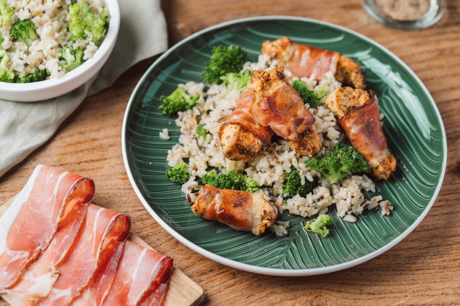 Rezept für mediterrane Hähnchen-Bites mit Broccoli-Reis. Die perfekte und leichte Mahlzeit für die Vorweihnachtszeit. Easy peasy zubereitet.