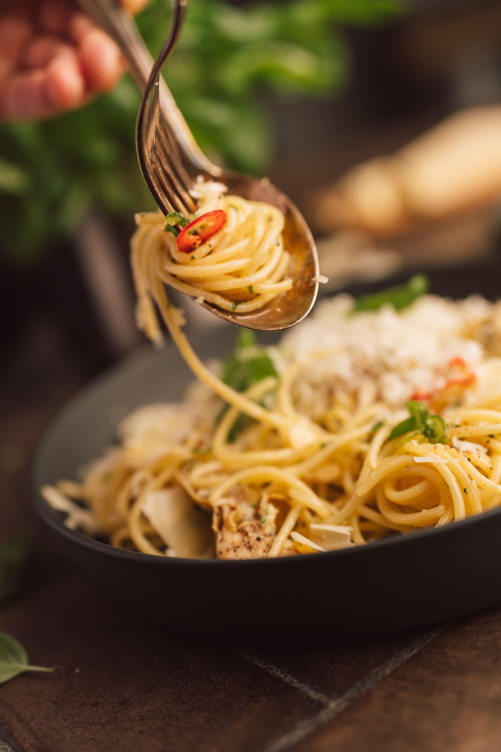 Rezept für Aglio olio mit Artischocken. Mit unserem Rezept habt ihr ne mega leckere Pasta einfach fix auf dem Tisch.