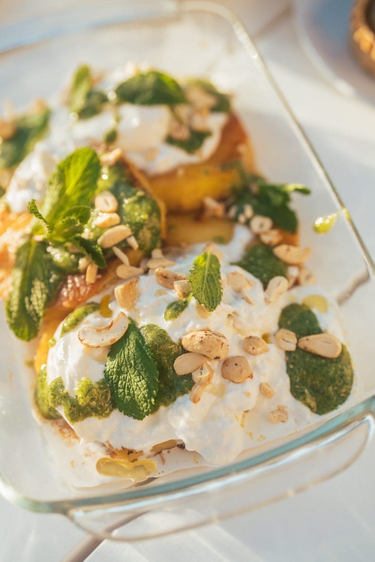 Grillen & Sommerküche: Unsere besten Rezepte für die Grillsaison 31 Gegrillte Ananas mit Burrata Minzpesto 6 1 | Sommer, Sonne, offenes Feuer: Hier findest du unsere besten Grillrezepte und Ideen für die Sommerküche – von zarten Spareribs über saftige Burger bis zu Salaten, Dips und frisch gebackenem Grillbrot. Alles vielfach erprobt, gelingsicher und mit dem gewissen Twist.