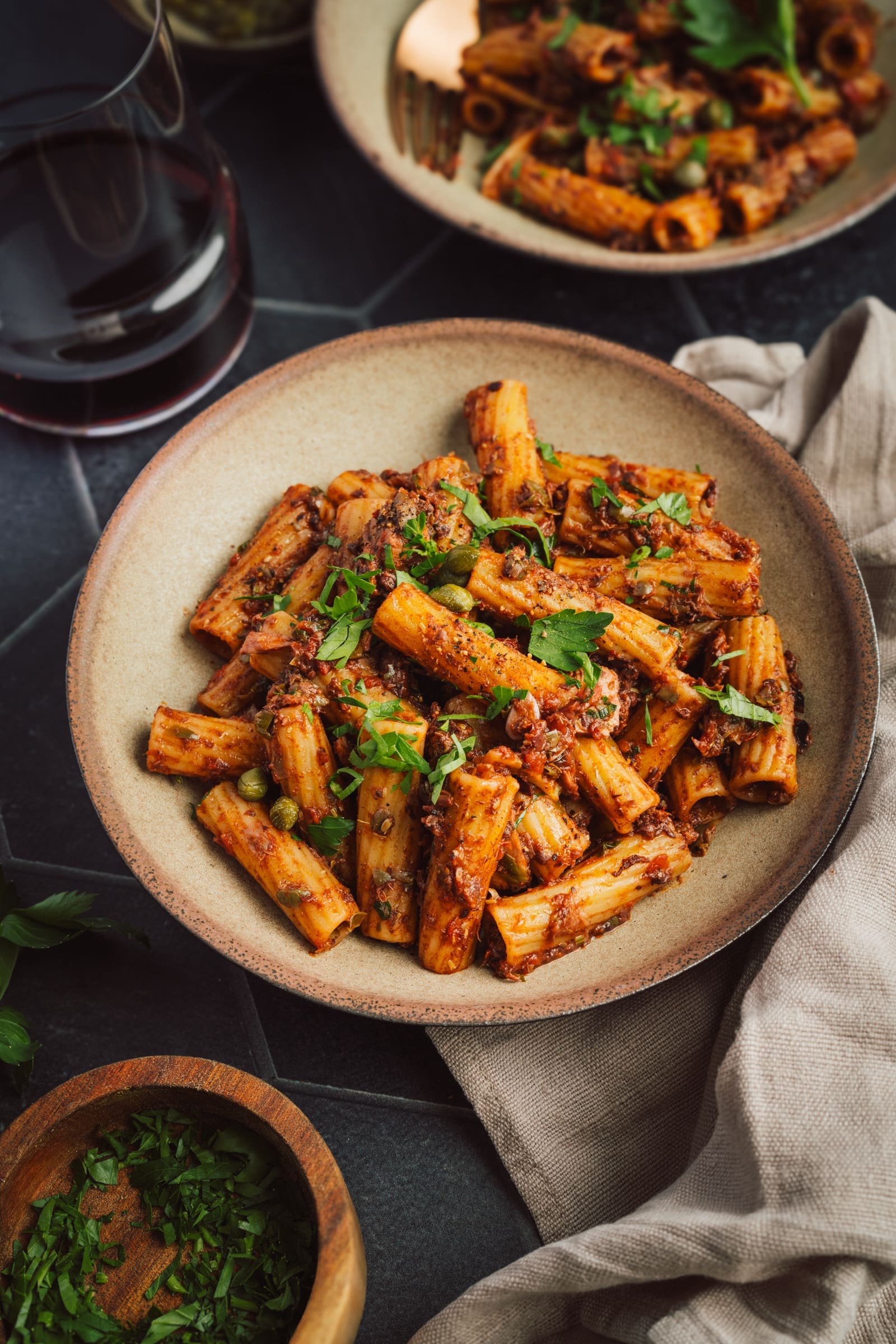 Pasta alla Puttanesca mit Thunfisch 4 Pasta alla Puttanesca mit Thunfisch