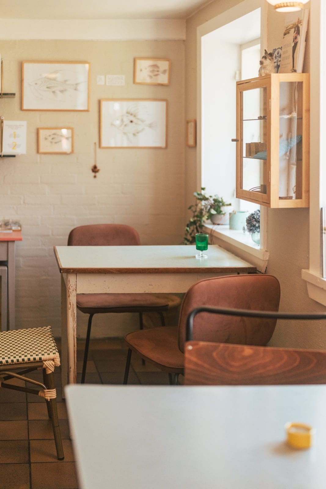 Fano Daenemark 102 | Willkommen zu unserem neuesten Reiseabenteuer in Dänemark! Es ging nach Fanø, einer wunerschönen Insel in der Nordsee vor der Westküste Dänemarks. Maja von moey's Kitchen, Simone von der S-Küche und wir waren sofort gepackt von der tollen Atmosphäre der Insel – eine Mischung aus unberührter Natur, historischen Dörfern und einer tief verwurzelten maritimen Geschichte. Fanø ist ein Ort, an dem die Zeit stillzustehen scheint und die Hektik des Alltags in ganz ganz weite Ferne rückt. UND auf der man ausgezeichnet Schlemmen kann!