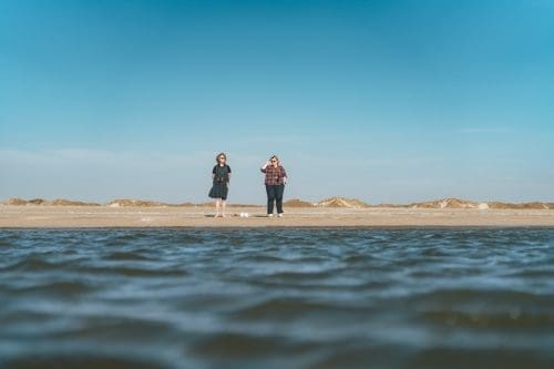 Fano Daenemark 12 | Willkommen zu unserem neuesten Reiseabenteuer in Dänemark! Es ging nach Fanø, einer wunerschönen Insel in der Nordsee vor der Westküste Dänemarks. Maja von moey's Kitchen, Simone von der S-Küche und wir waren sofort gepackt von der tollen Atmosphäre der Insel – eine Mischung aus unberührter Natur, historischen Dörfern und einer tief verwurzelten maritimen Geschichte. Fanø ist ein Ort, an dem die Zeit stillzustehen scheint und die Hektik des Alltags in ganz ganz weite Ferne rückt. UND auf der man ausgezeichnet Schlemmen kann!