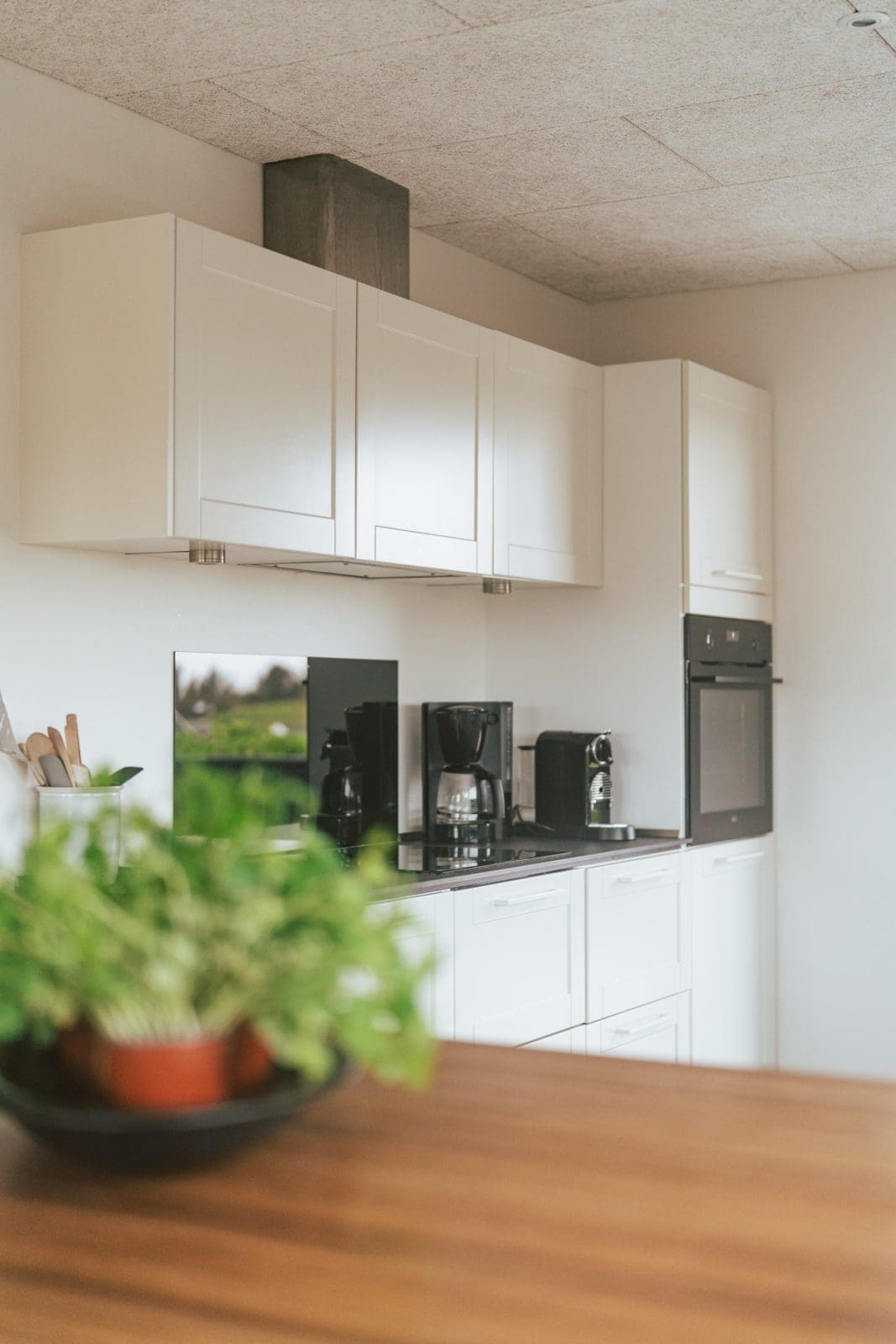 Fano Daenemark 127 | Willkommen zu unserem neuesten Reiseabenteuer in Dänemark! Es ging nach Fanø, einer wunerschönen Insel in der Nordsee vor der Westküste Dänemarks. Maja von moey's Kitchen, Simone von der S-Küche und wir waren sofort gepackt von der tollen Atmosphäre der Insel – eine Mischung aus unberührter Natur, historischen Dörfern und einer tief verwurzelten maritimen Geschichte. Fanø ist ein Ort, an dem die Zeit stillzustehen scheint und die Hektik des Alltags in ganz ganz weite Ferne rückt. UND auf der man ausgezeichnet Schlemmen kann!