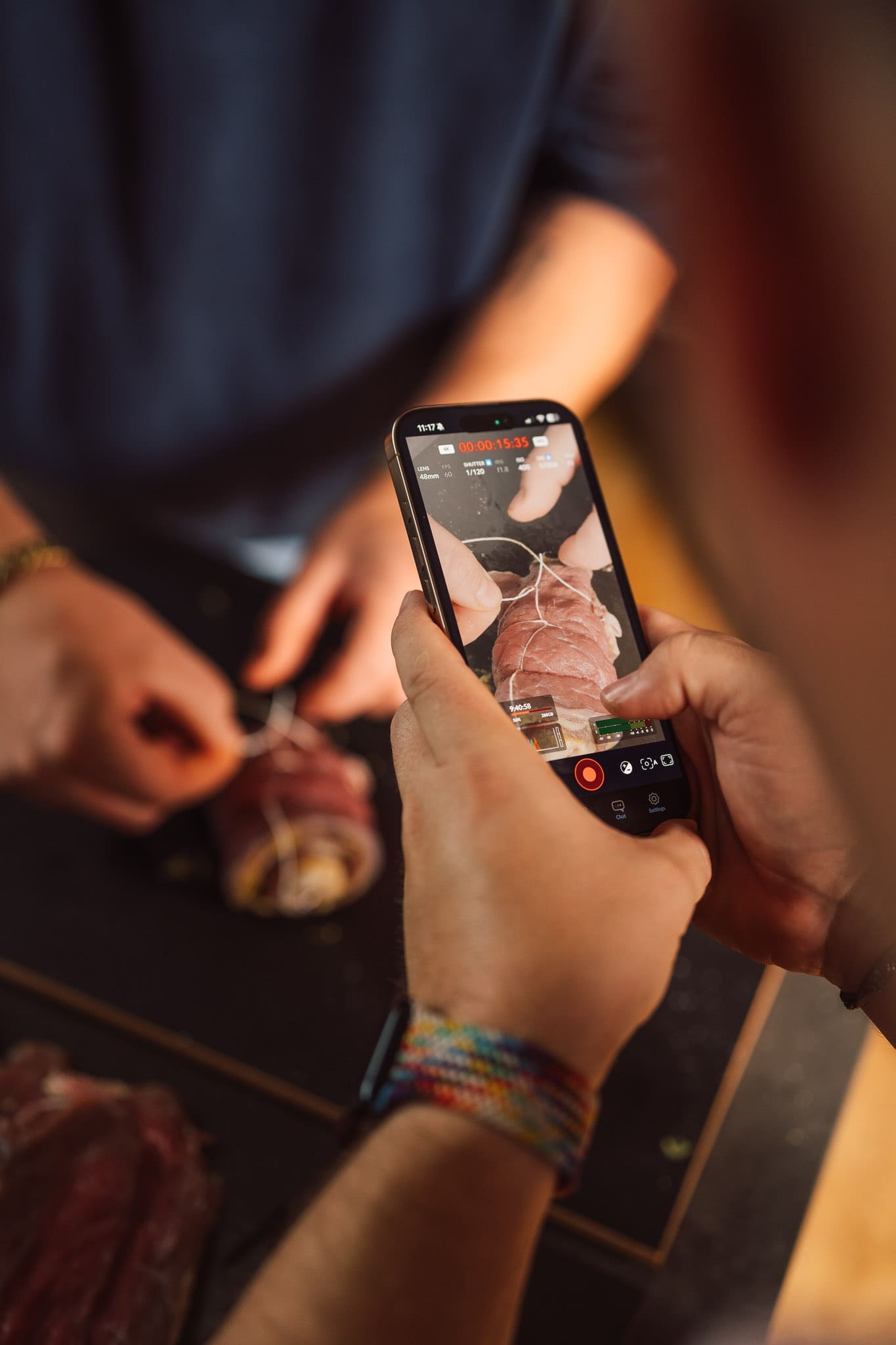 Oma Lores Rinderrouladen - So schmeckt Tradition 7 Rezept für Oma Lores Rinderrouladen. Die Vorbereitung ist easy gemacht, das Schmoren geht fast von alleine. Unser absolutes Wohlfühlgericht.