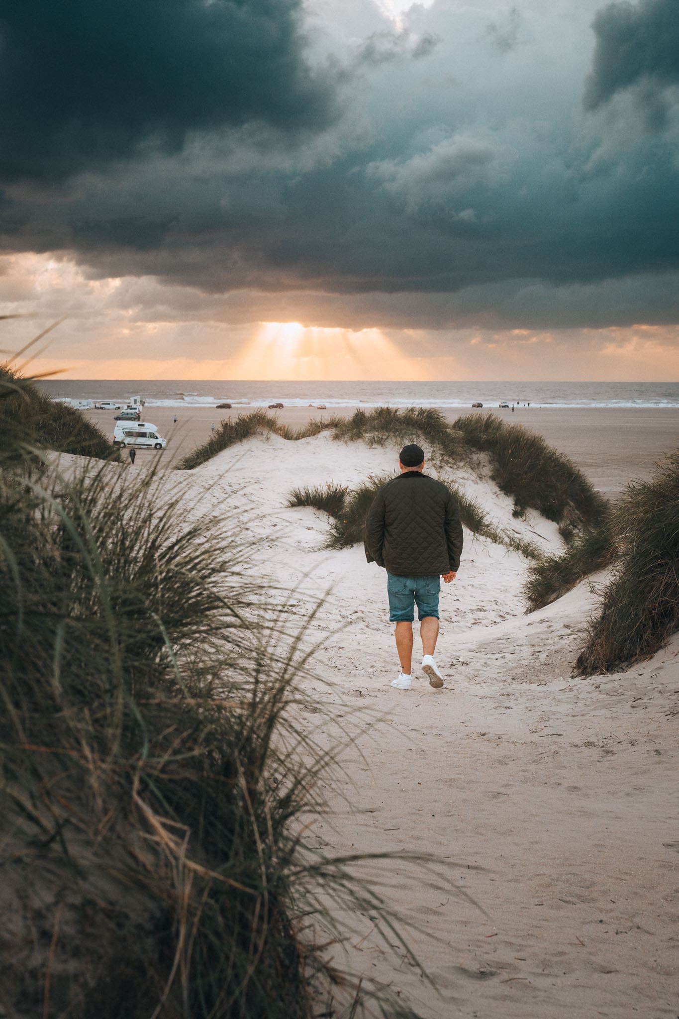 Romo Daenemark WEB 109 | Erlebe unsere unvergessliche Reise nach Rømø, gemeinsam mit unseren Bloggerfreunden Andrea (Zimtkeks & Apfeltarte) und Simone (S-Küche). Von Blokarting auf dem Sønderstrand bis hin zu köstlichen Marschlammgerichten – wir tauchten ein in die beeindruckende Natur des UNESCO-Wattenmeers und genossen jede Menge kulinarische Highlights. Begleite uns auf dieser faszinierenden Reise!