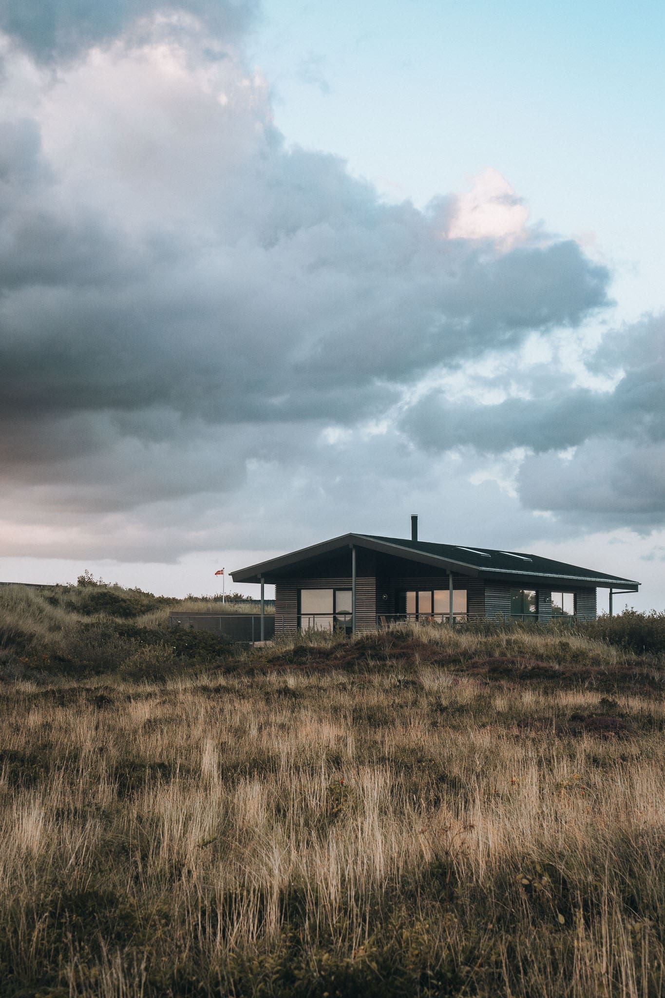 Romo Daenemark WEB 110 | Erlebe unsere unvergessliche Reise nach Rømø, gemeinsam mit unseren Bloggerfreunden Andrea (Zimtkeks & Apfeltarte) und Simone (S-Küche). Von Blokarting auf dem Sønderstrand bis hin zu köstlichen Marschlammgerichten – wir tauchten ein in die beeindruckende Natur des UNESCO-Wattenmeers und genossen jede Menge kulinarische Highlights. Begleite uns auf dieser faszinierenden Reise!