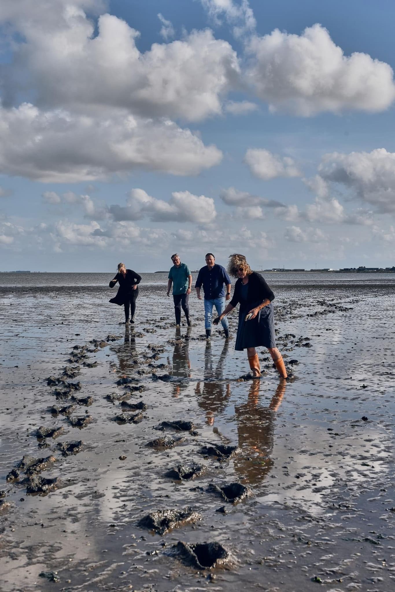 Romo Daenemark 1 5 | Erlebe unsere unvergessliche Reise nach Rømø, gemeinsam mit unseren Bloggerfreunden Andrea (Zimtkeks & Apfeltarte) und Simone (S-Küche). Von Blokarting auf dem Sønderstrand bis hin zu köstlichen Marschlammgerichten – wir tauchten ein in die beeindruckende Natur des UNESCO-Wattenmeers und genossen jede Menge kulinarische Highlights. Begleite uns auf dieser faszinierenden Reise!
