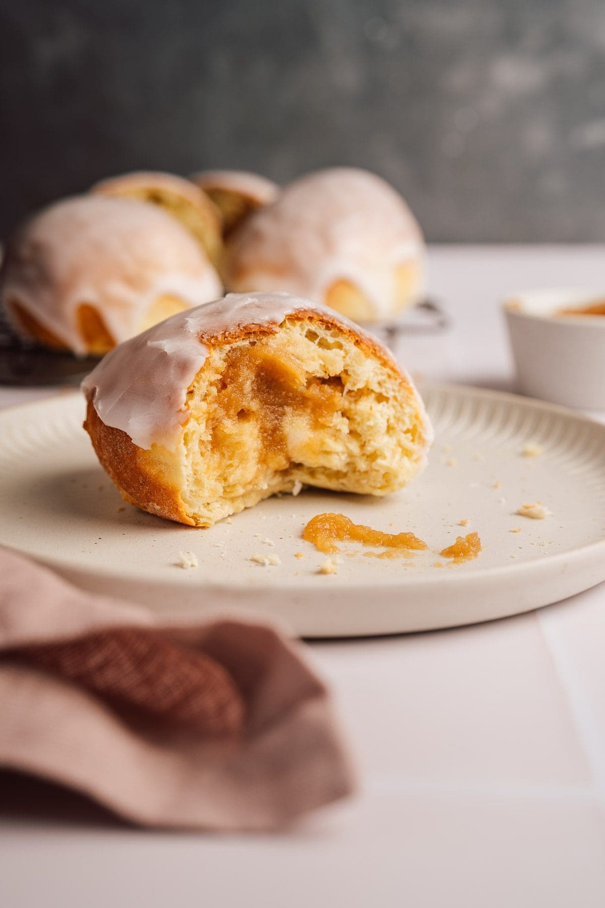 Berliner oder Krapfen aus der Heißluftfritteuse 11 Rezept für Berliner (Krapfen) aus der Heißluftfritteuse. Die fettarme Variante haben wir ausprobiert und gleichzeitig die Apfelfüllung zubereitet.