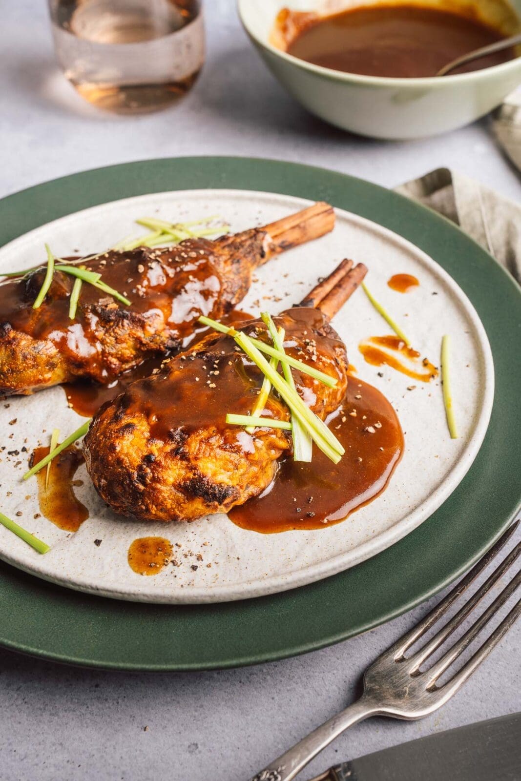 Vegane Bratensauce – Dunkel, Aromatisch und Einfach Lecker! 5 Entdecke die ultimative vegane Bratensauce: Dunkel, aromatisch und einfach zuzubereiten. Perfekt für Braten, Kartoffeln oder festliche Gerichte!